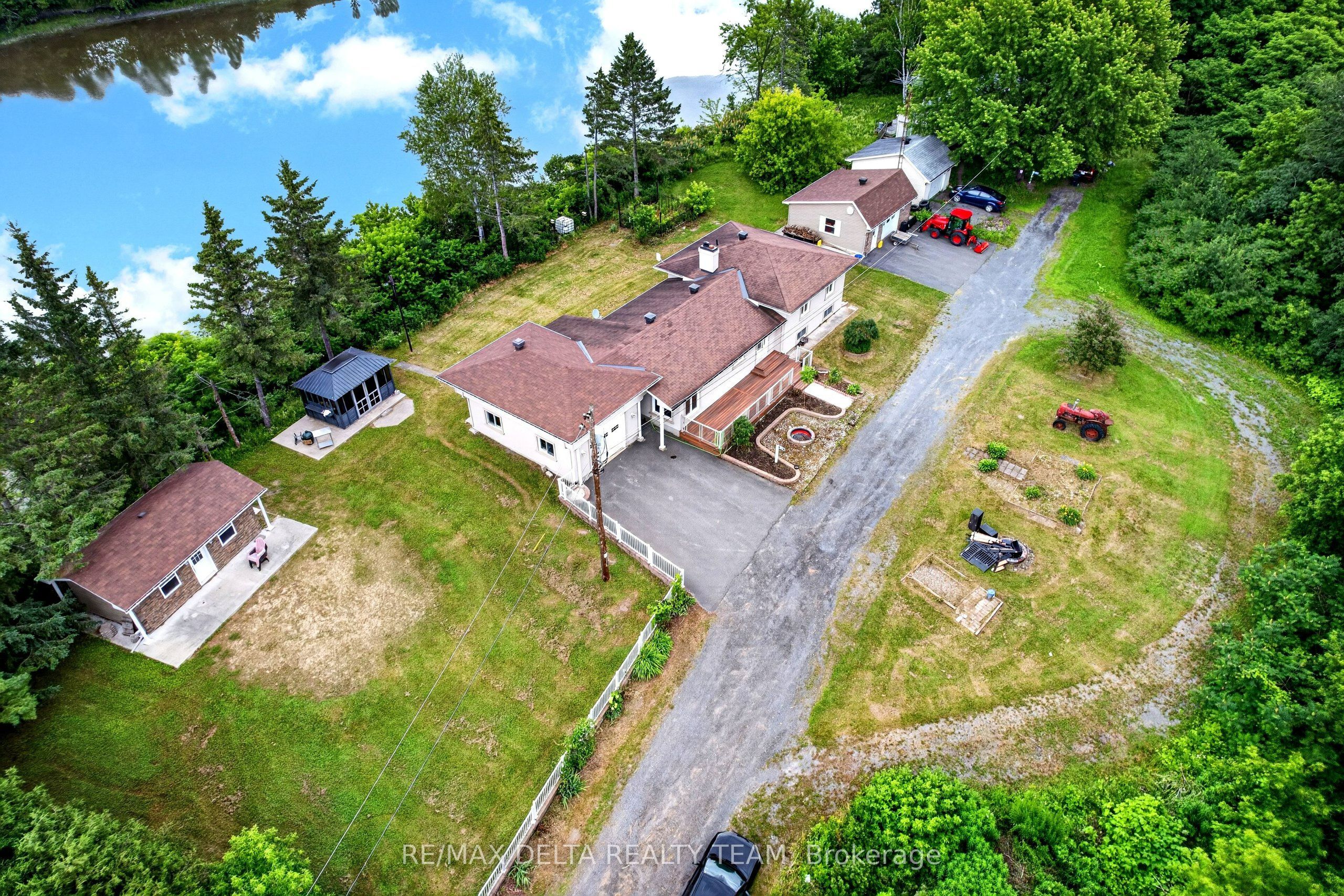 1821 Ch Bercier Road, Alfred and Plantagenet, ON K0B 1L0 photo 2