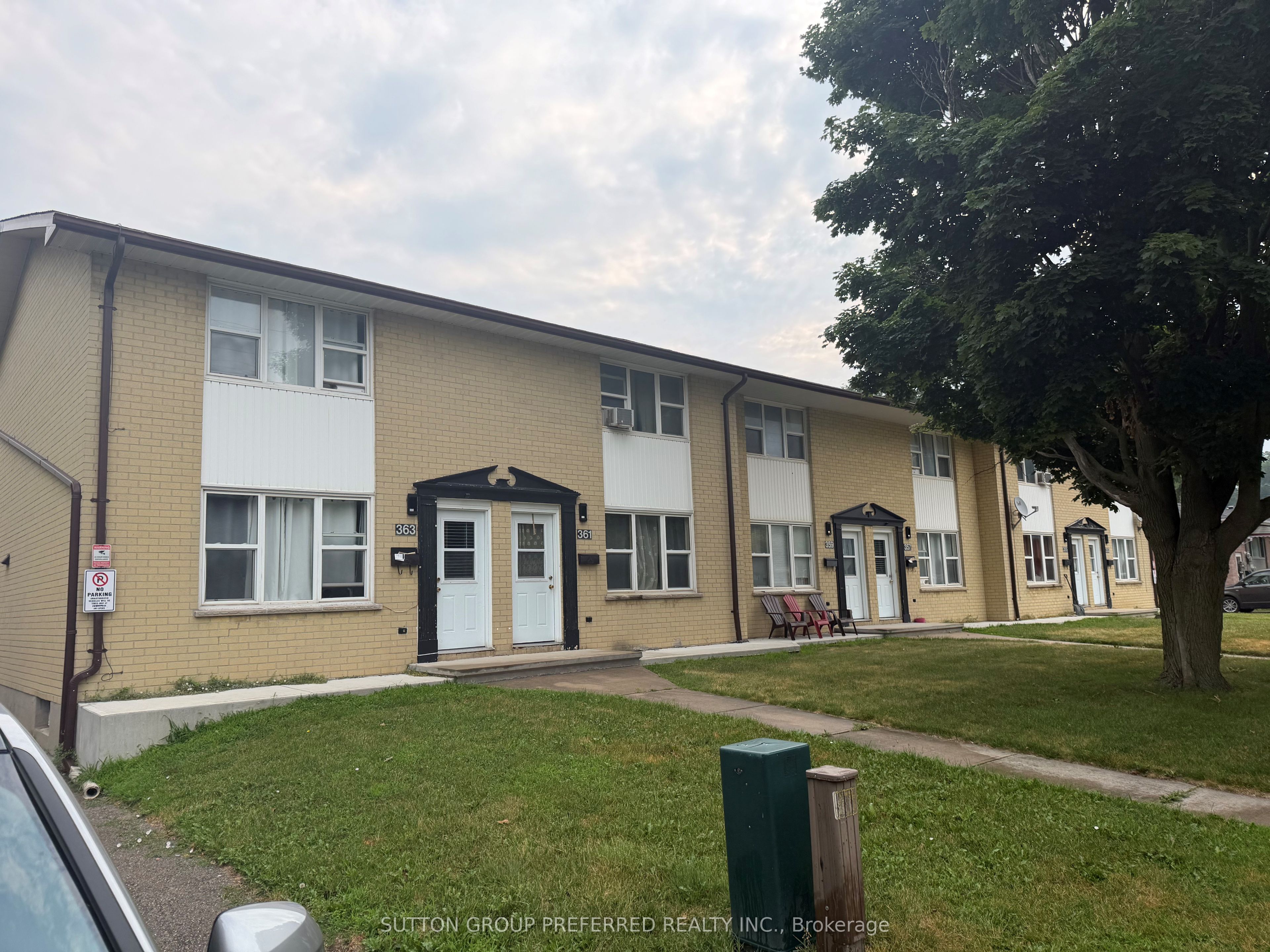 363 Saulsbury Street, Strathroy-Caradoc, ON N7G 2B3 photo 2
