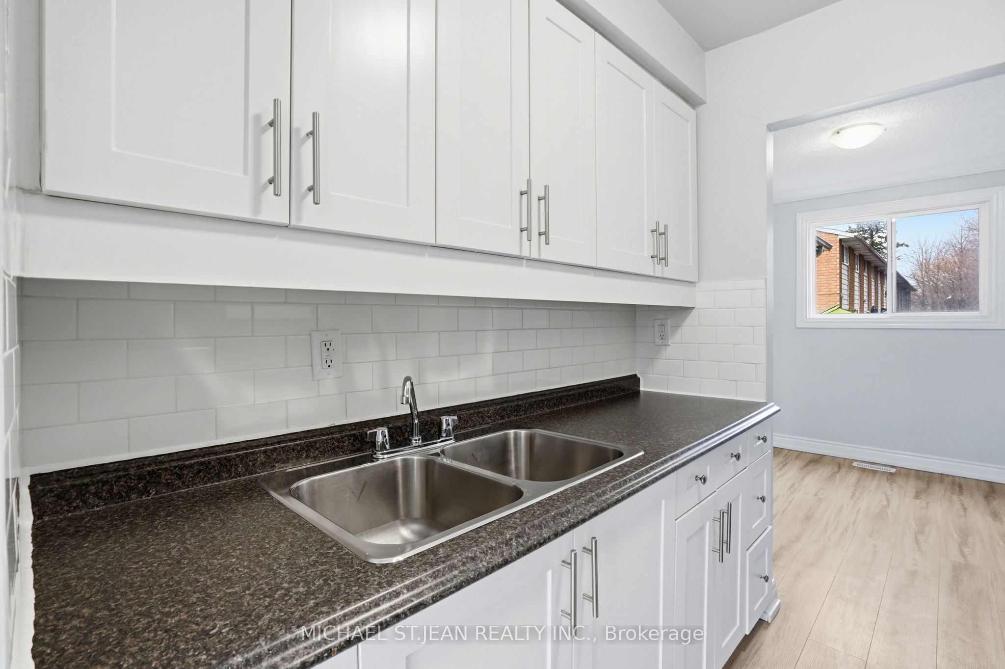 125 Limeridge Road W 7, Hamilton, ON L9C 2V3 photo 4