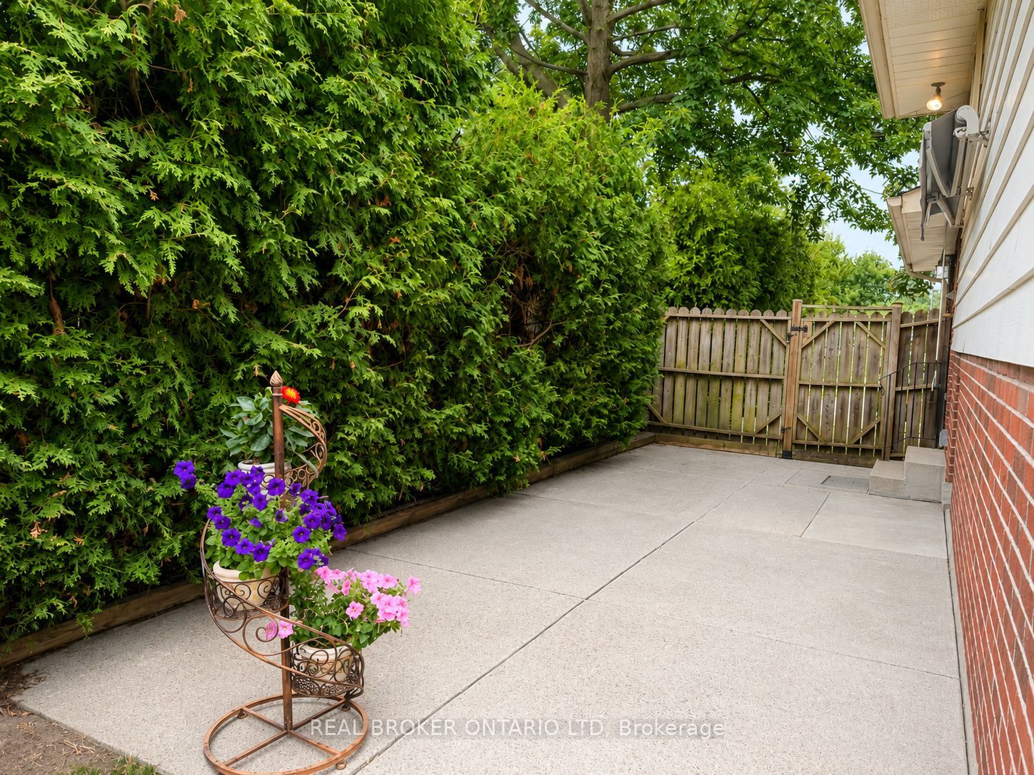 95 CLIFTON Crescent, London South, ON N6C 3V9 photo 5