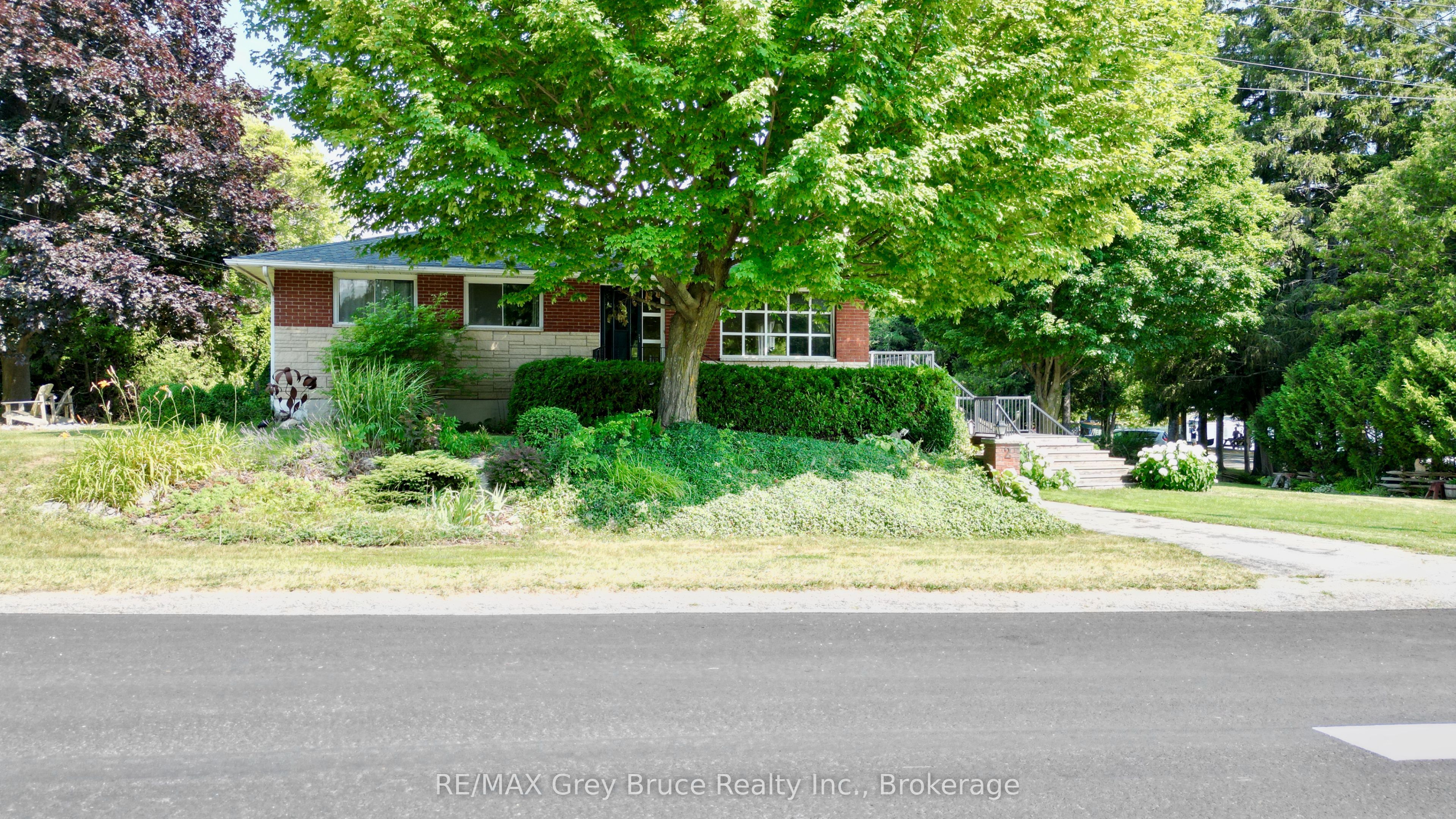 2 WEBSTER Street, Northern Bruce Peninsula, ON N0H 1W0