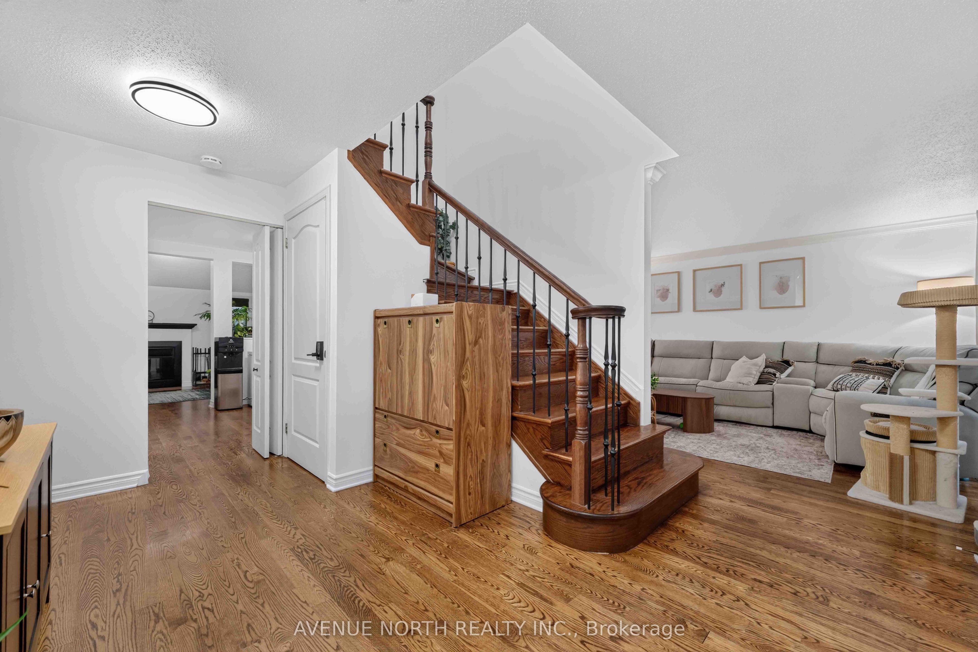 678 Thicket Way, Orleans - Cumberland and Area, ON K4A 3B2 photo 3