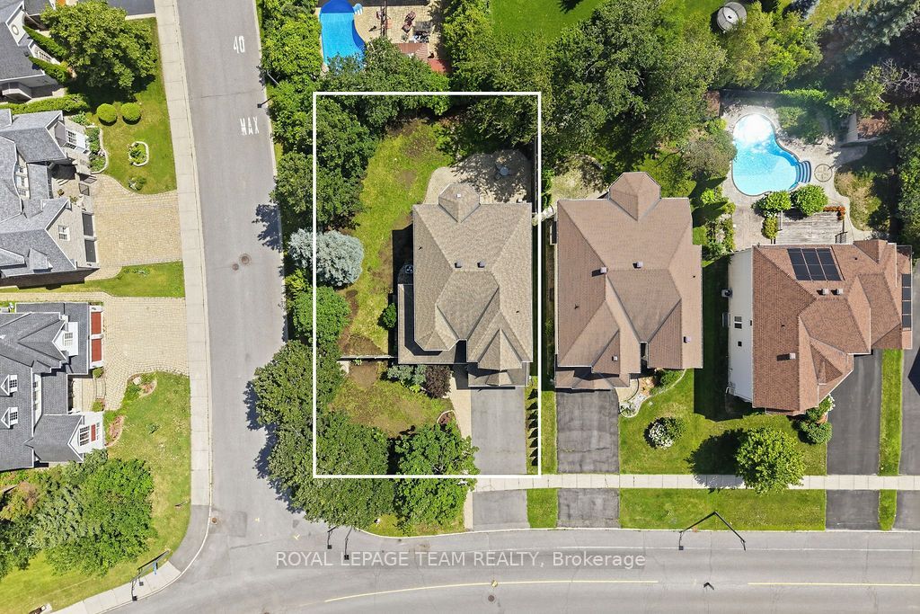 13 RIVERSTONE Drive, Barrhaven, ON K2J 4X7 photo 3