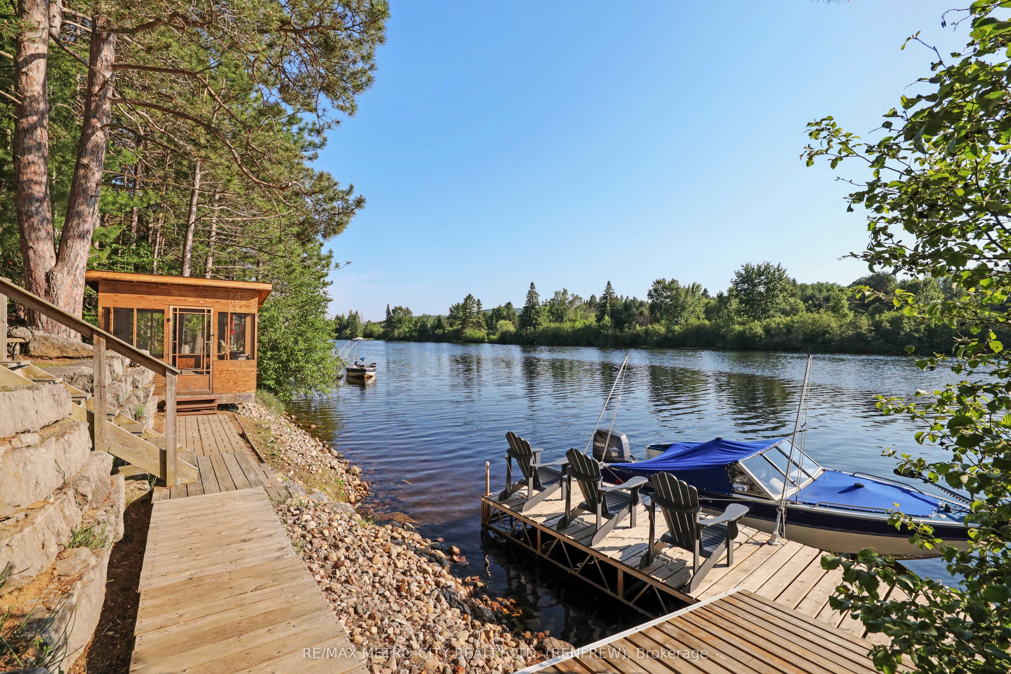 79 FLYING CLUB Road, Greater Madawaska, ON K0J 2R0 photo 3