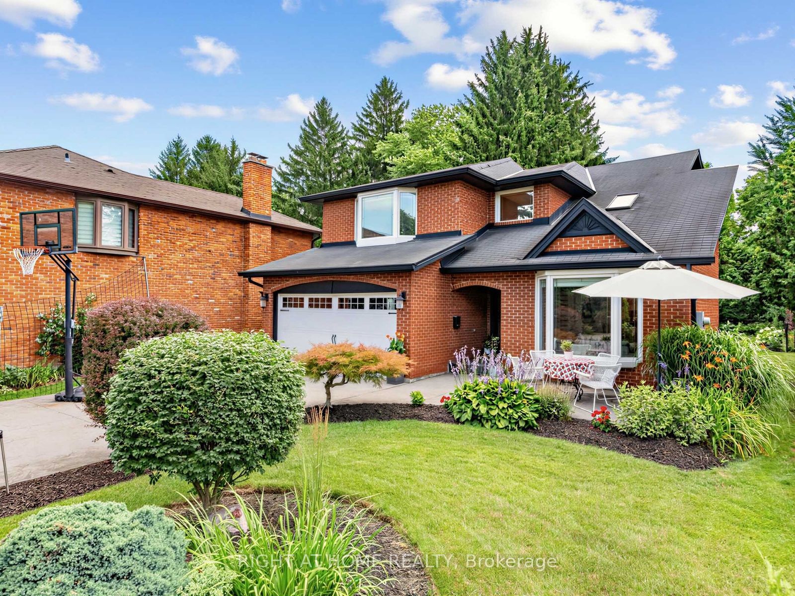 608 Highvalley Road, Hamilton, ON L9G 3X3 photo 2