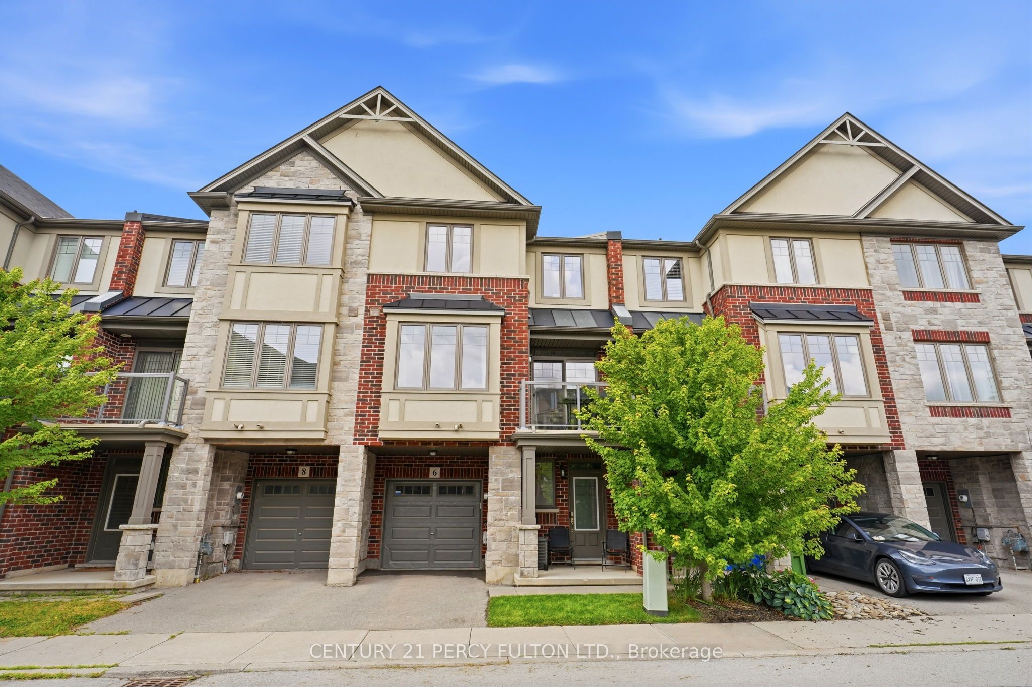 6 Whaley Lane, Hamilton, ON L9G 0G7