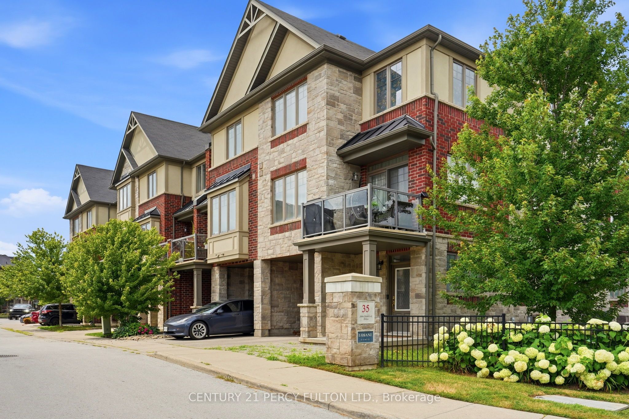 6 Whaley Lane, Hamilton, ON L9G 0G7 photo 2