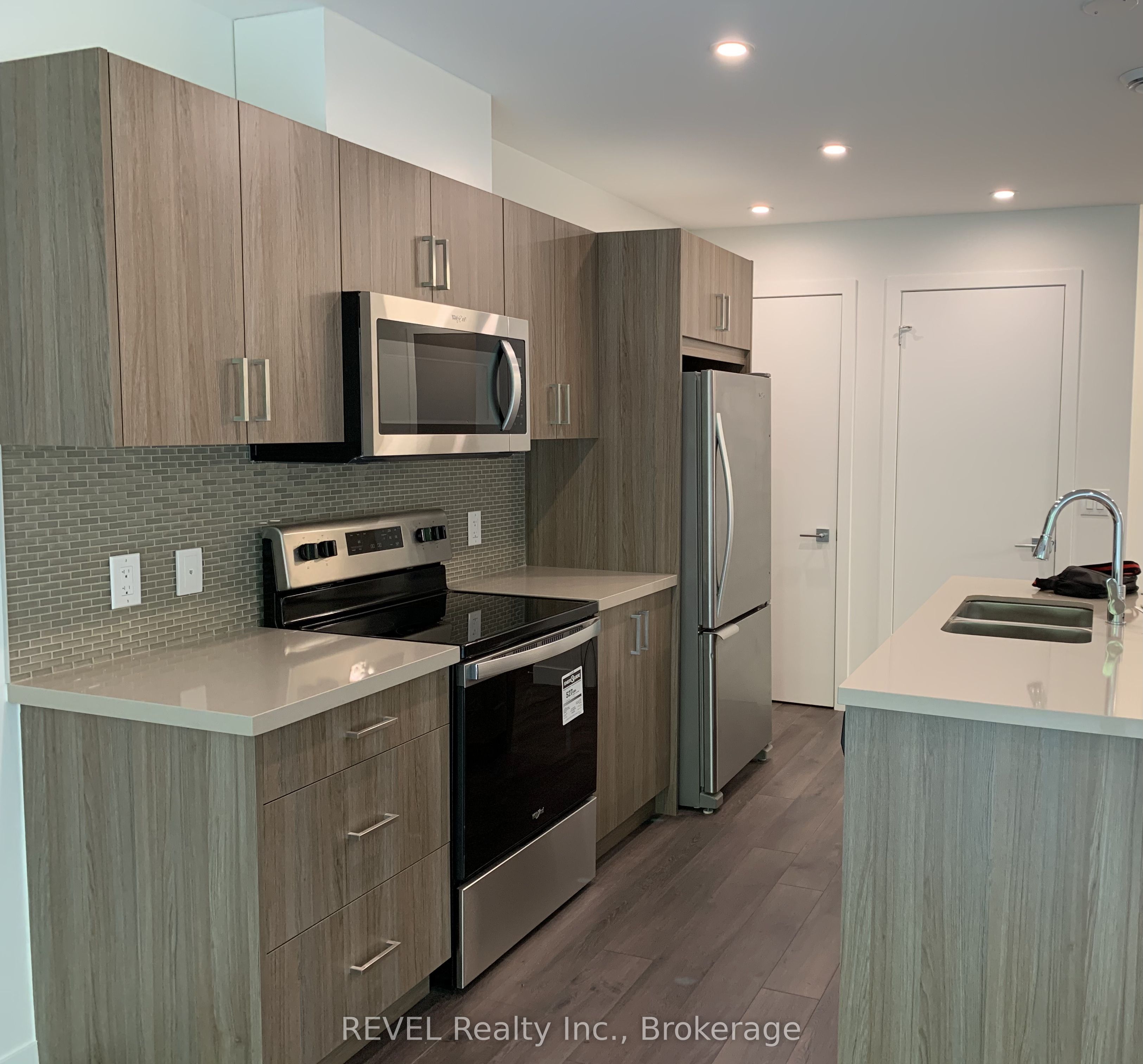 455 Charlton Avenue E 301, Hamilton, ON L8N 0B2 photo 3