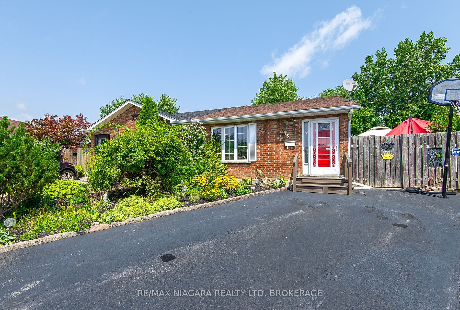15 Marc Court, Welland, ON L3B 5X2