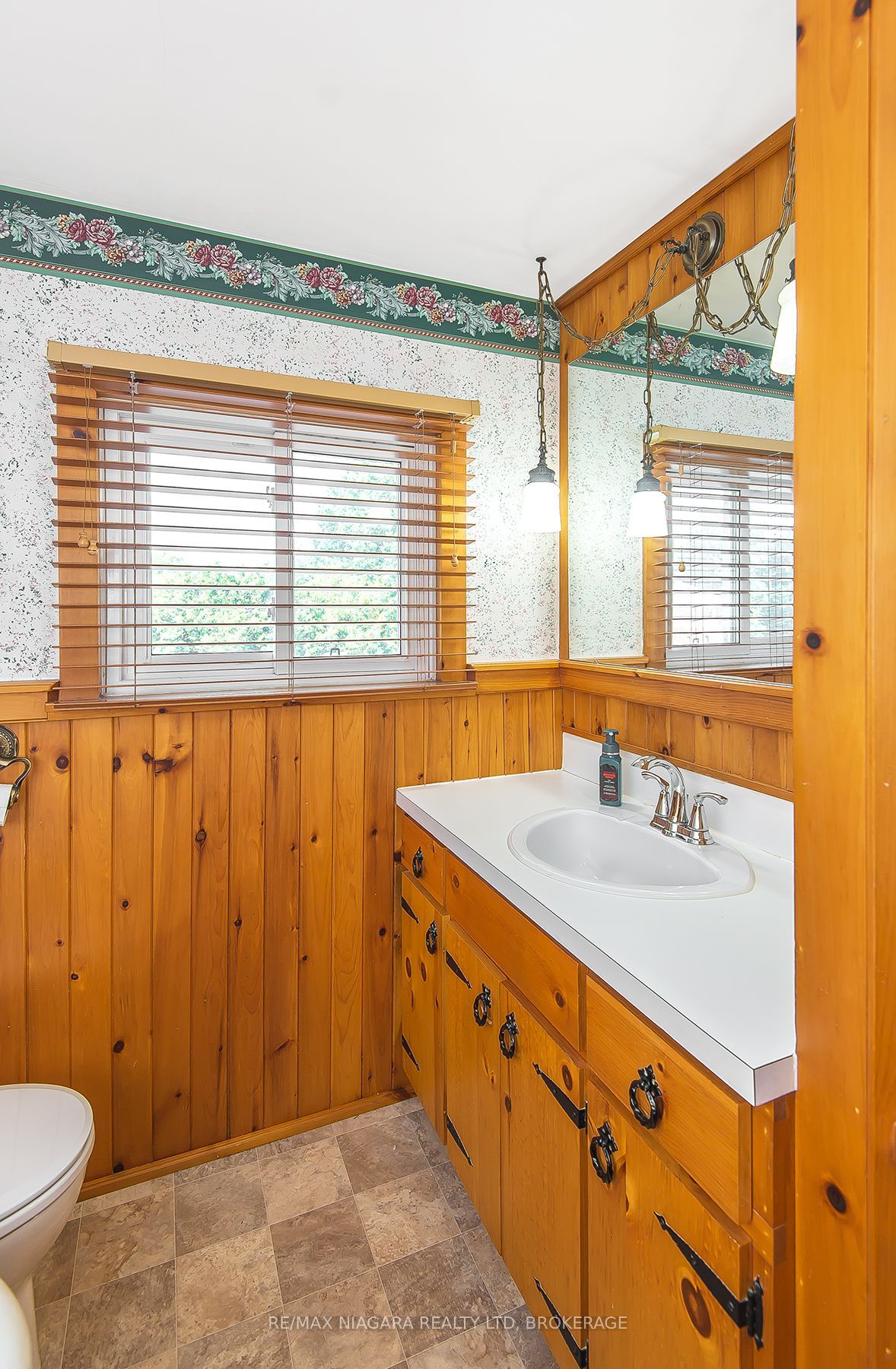 129 Adelaide Street, Port Colborne, ON L3K 2W4 photo 4