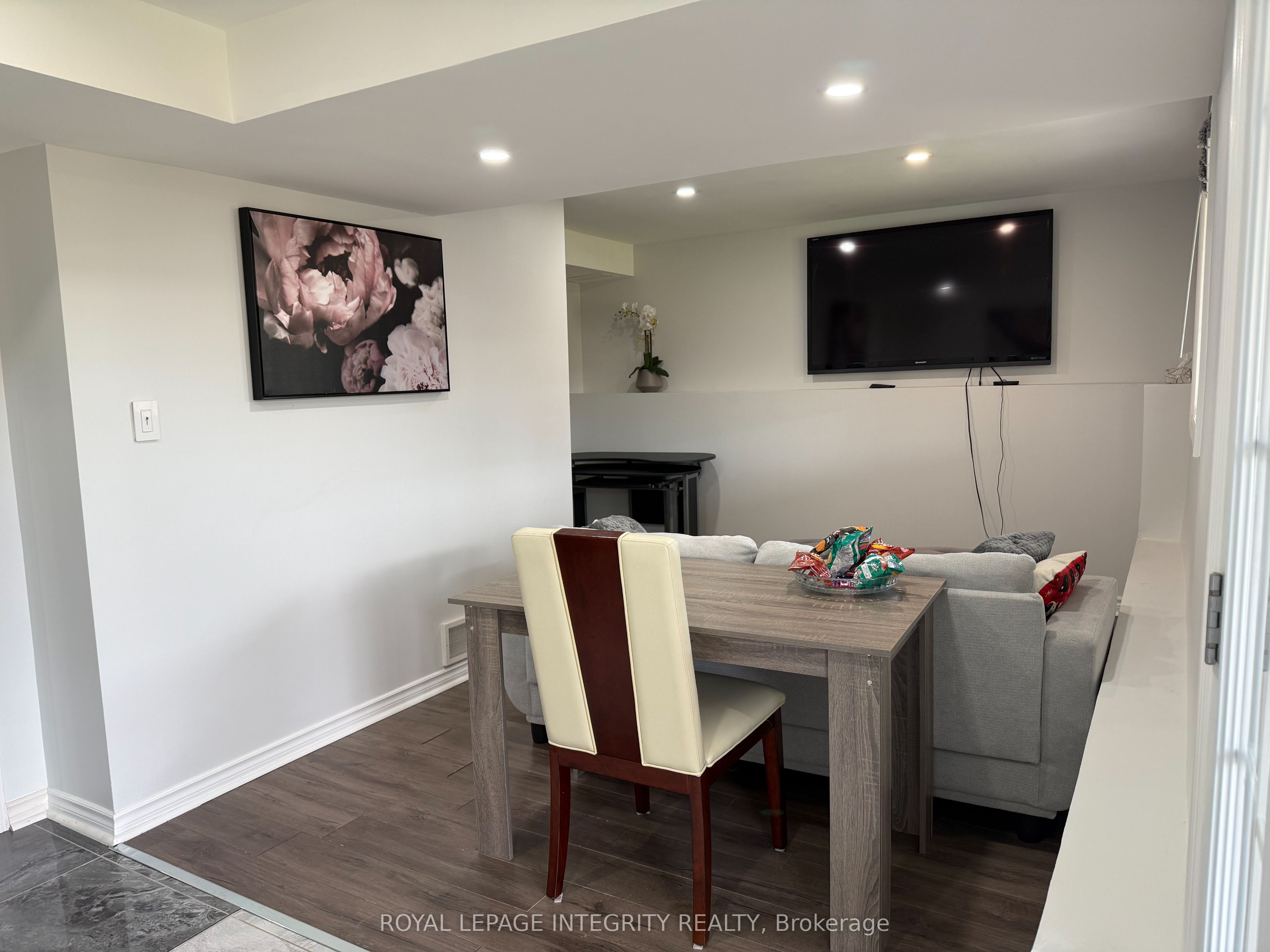 219 Lucinda Crescent, Orleans - Convent Glen and Area, ON K1W 0A1 photo 4