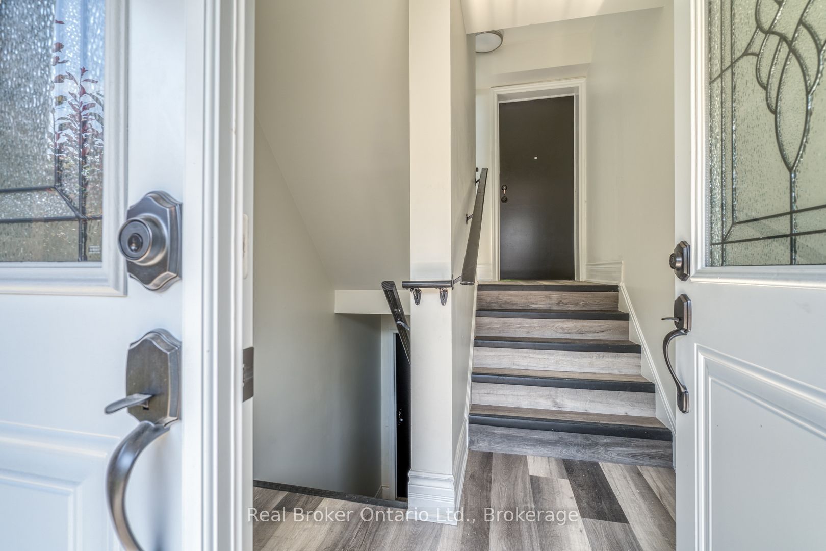 220 Caroline Street S 1, Hamilton, ON L8P 3L4 photo 4