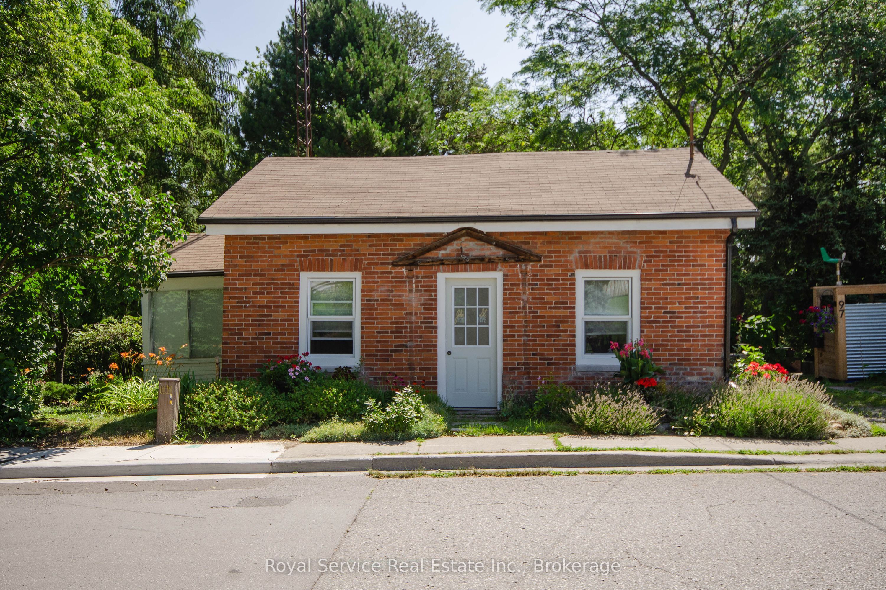 97 John Street, Port Hope, ON L1A 2Z5