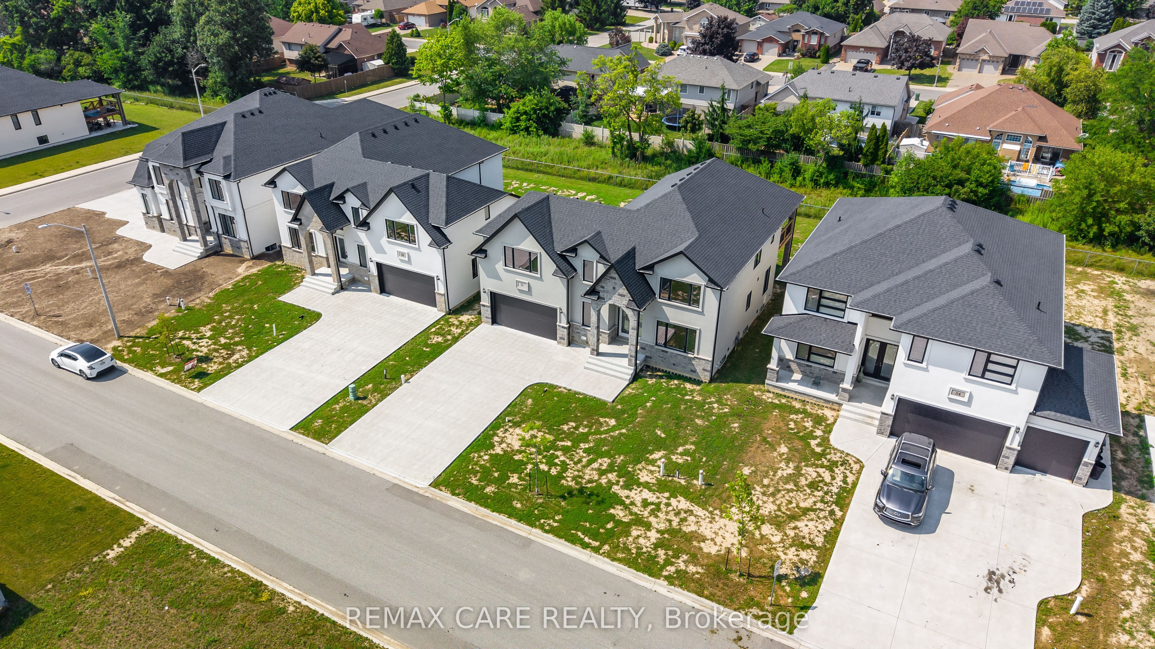 56 Noble Court, Amherstburg, ON N9V 0G8