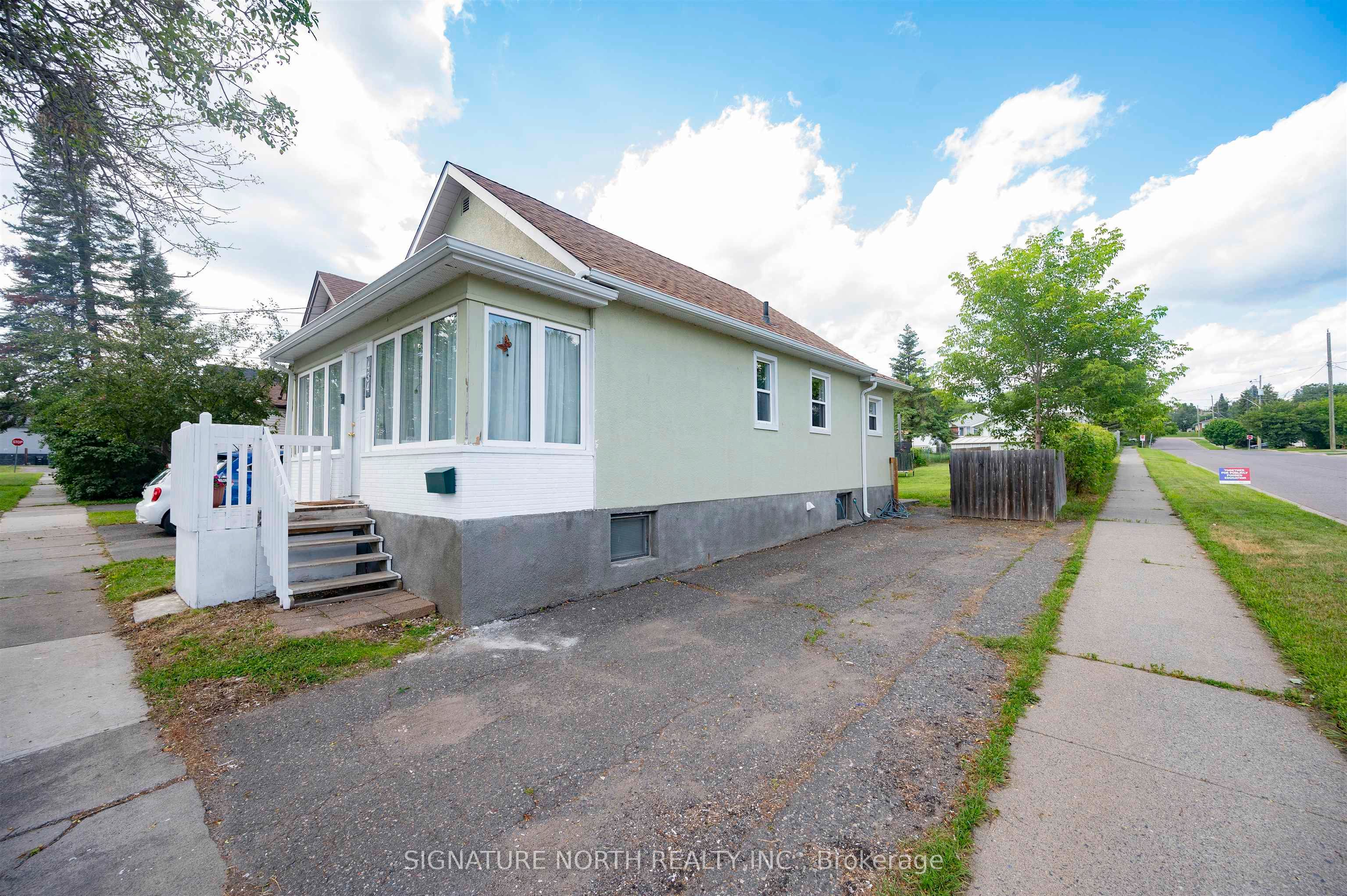 434 Queen Street, Thunder Bay, ON P7B 2K6 photo 2