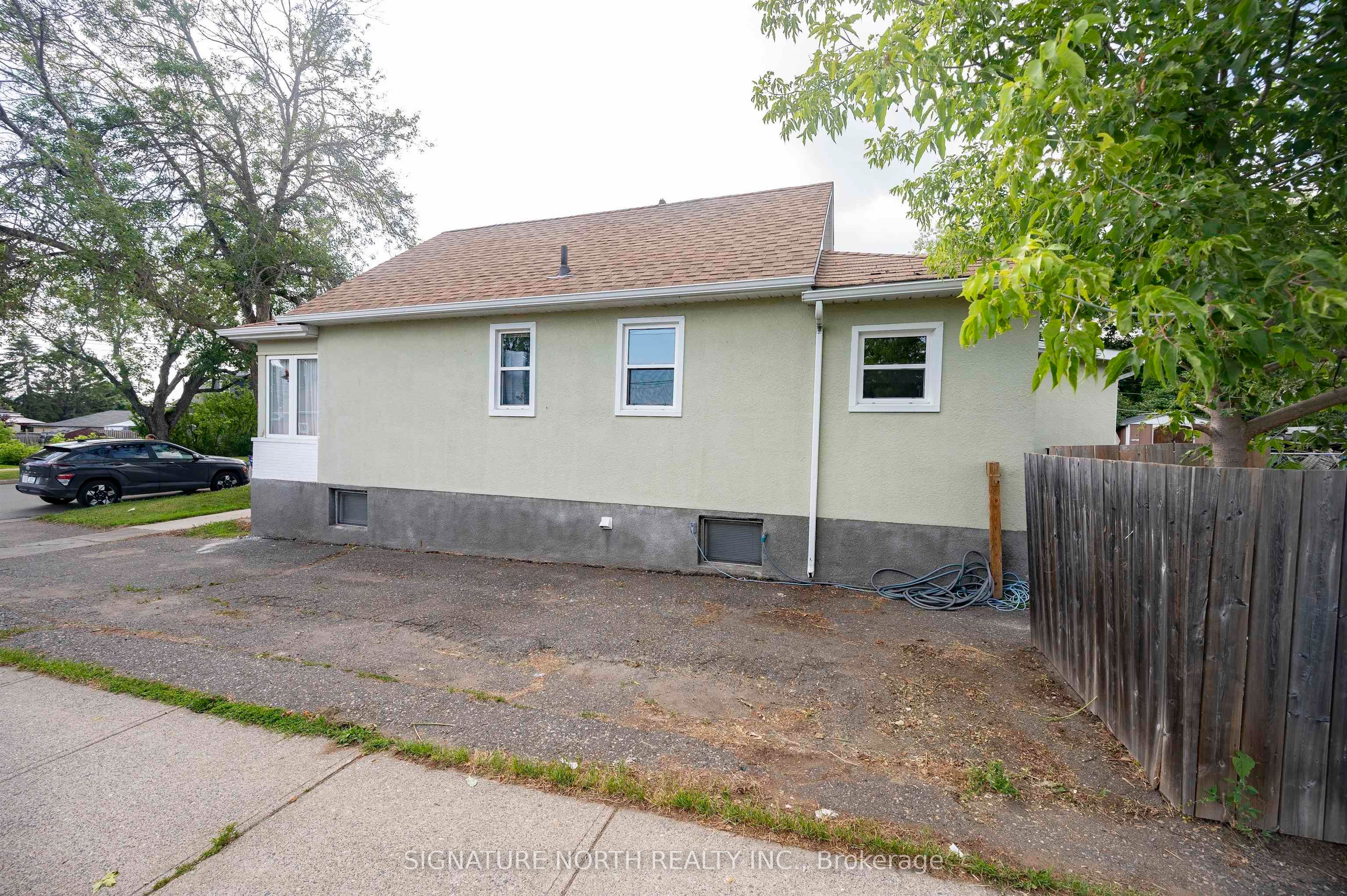 434 Queen Street, Thunder Bay, ON P7B 2K6 photo 3