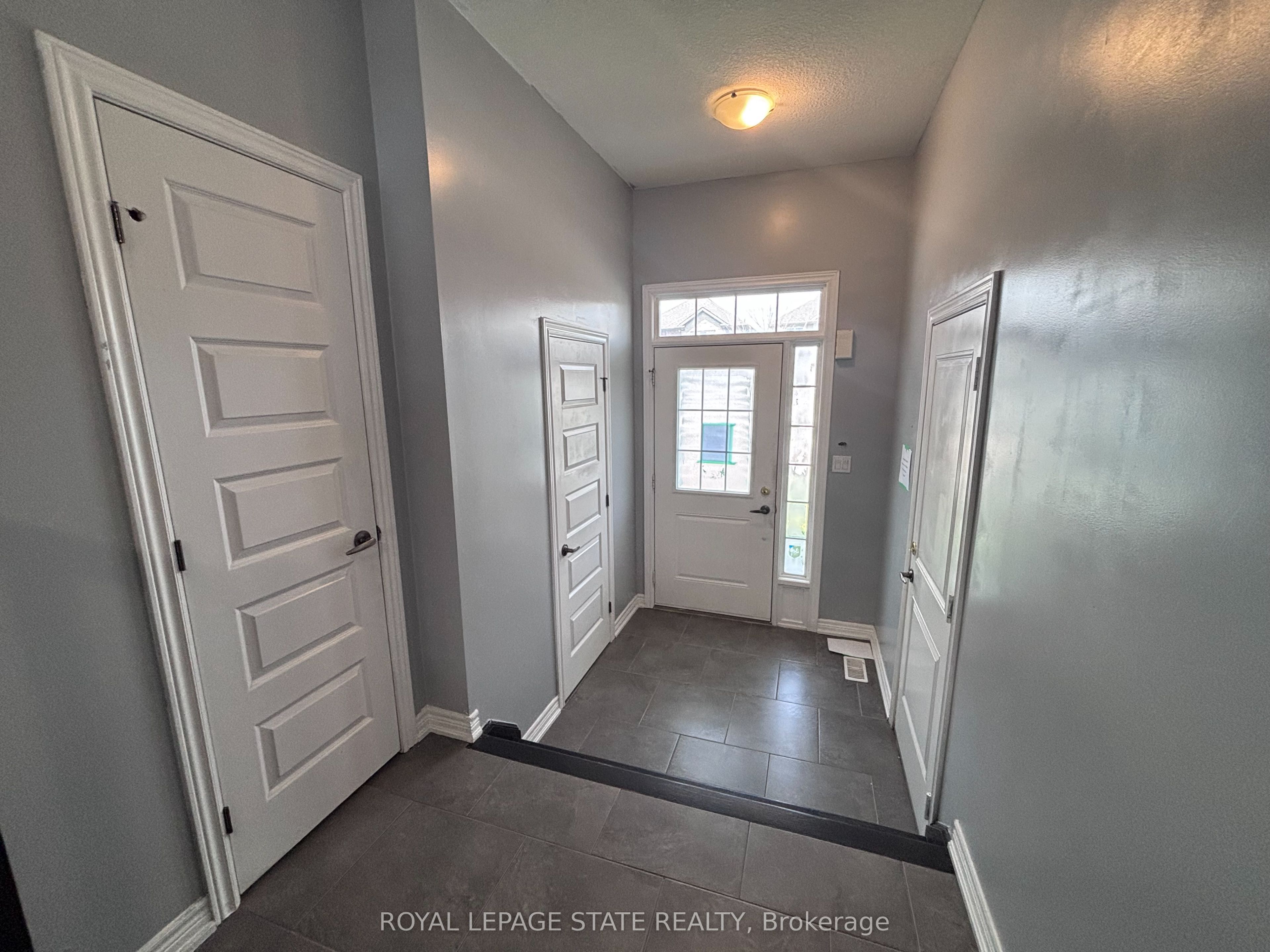71 Fairgrounds Drive, Hamilton, ON L0R 1C0 photo 3