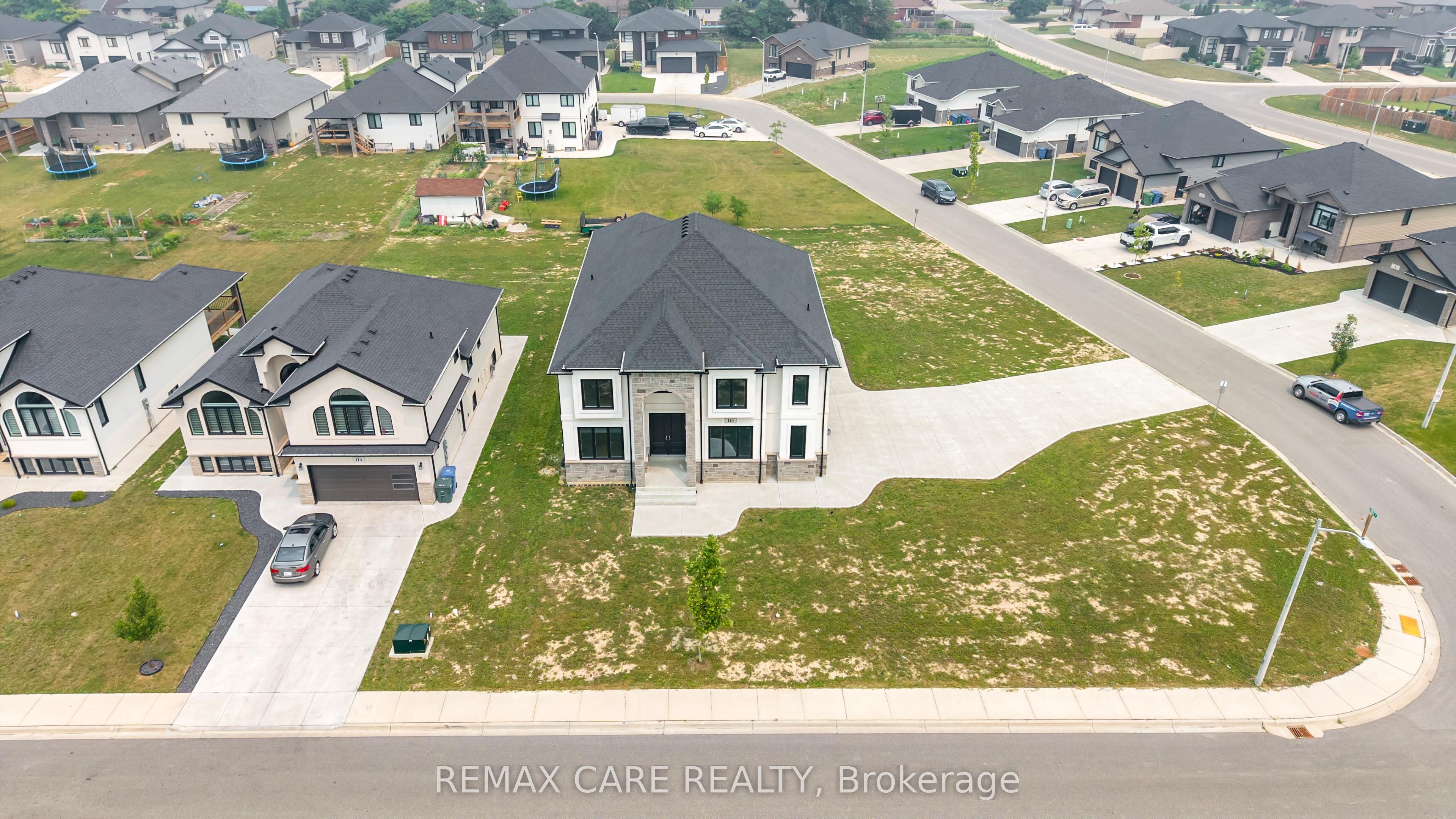 116 Kingsbridge Drive, Amherstburg, ON N9V 0G8