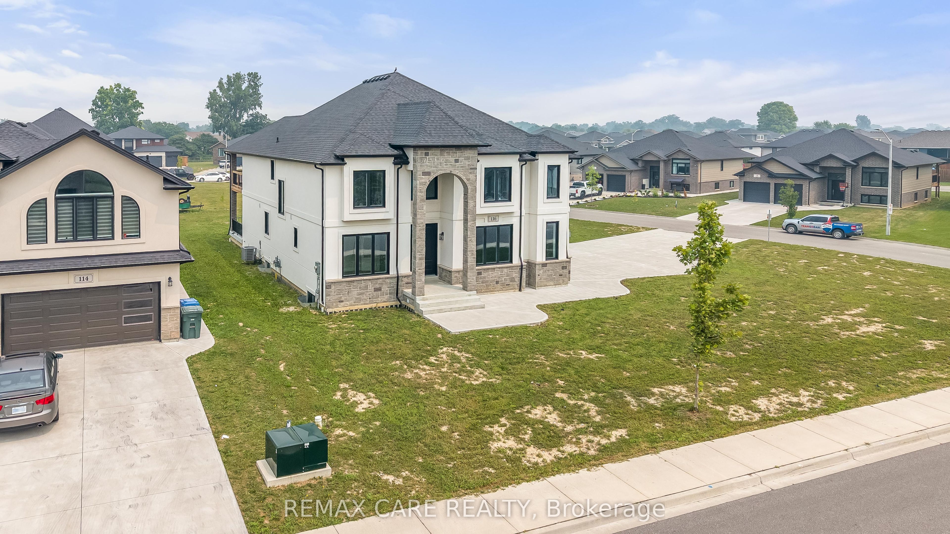 116 Kingsbridge Drive, Amherstburg, ON N9V 0G8 photo 4