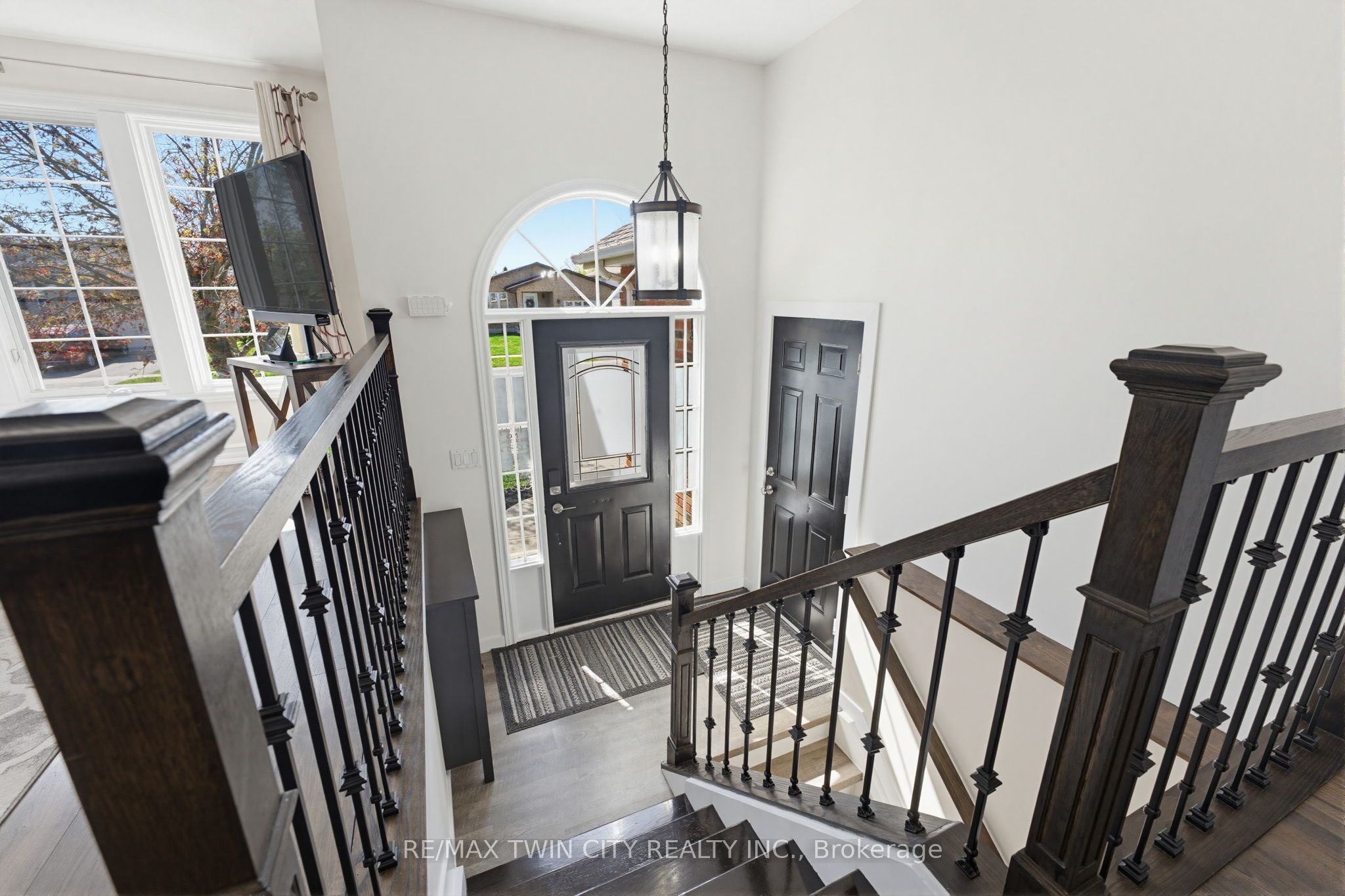 60 St Patrick's Drive, Brantford, ON N3T 6L4 photo 3