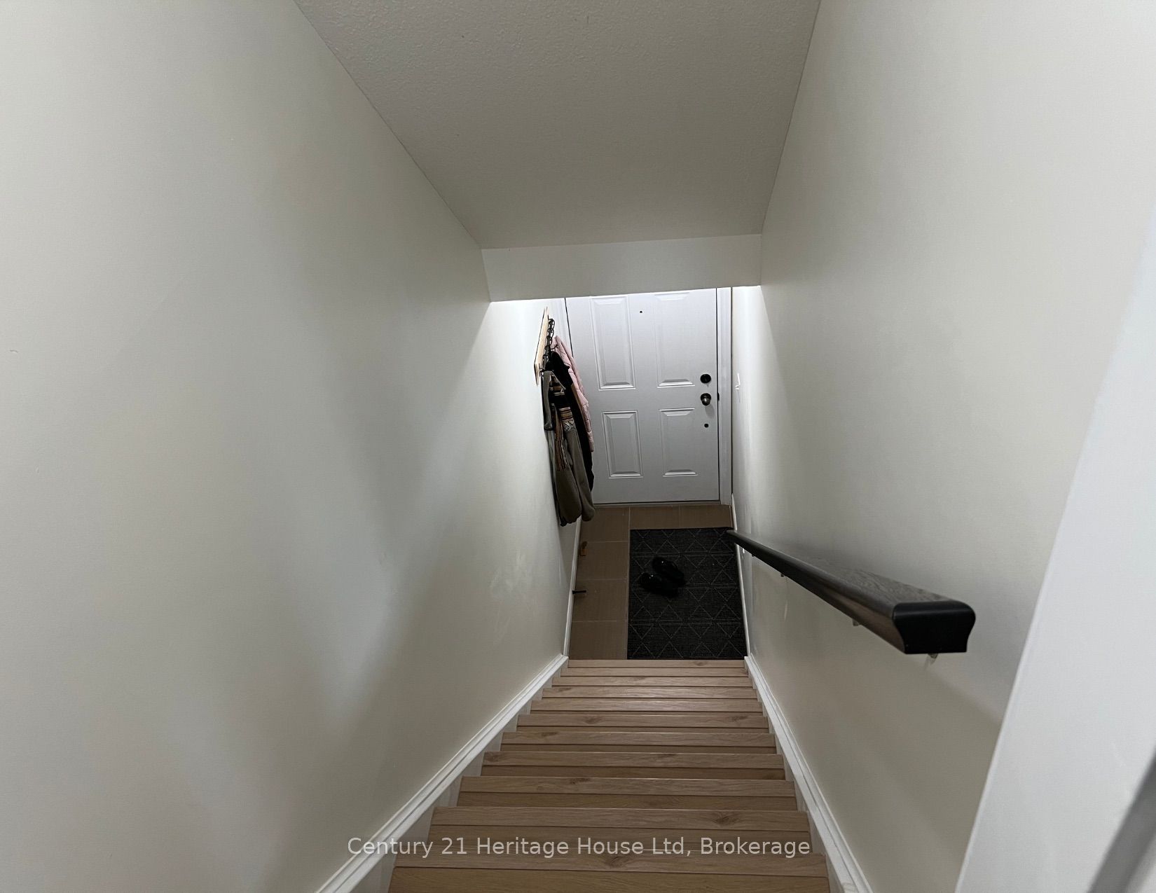 654 Woodlawn Road E B, Guelph, ON N1E 0K4 photo 5