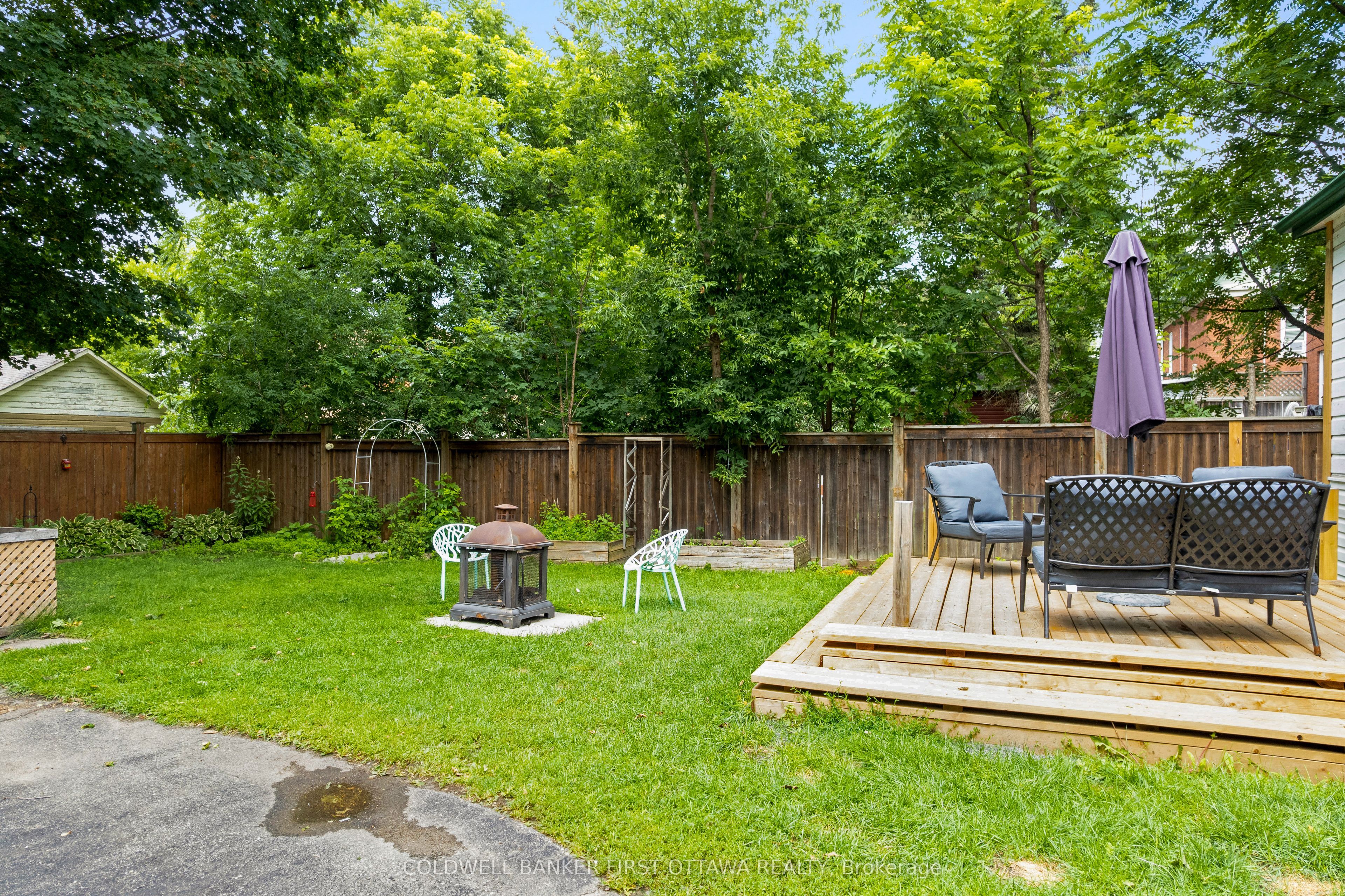 20 McEwen Avenue, Smiths Falls, ON K7A 2K4 photo 2