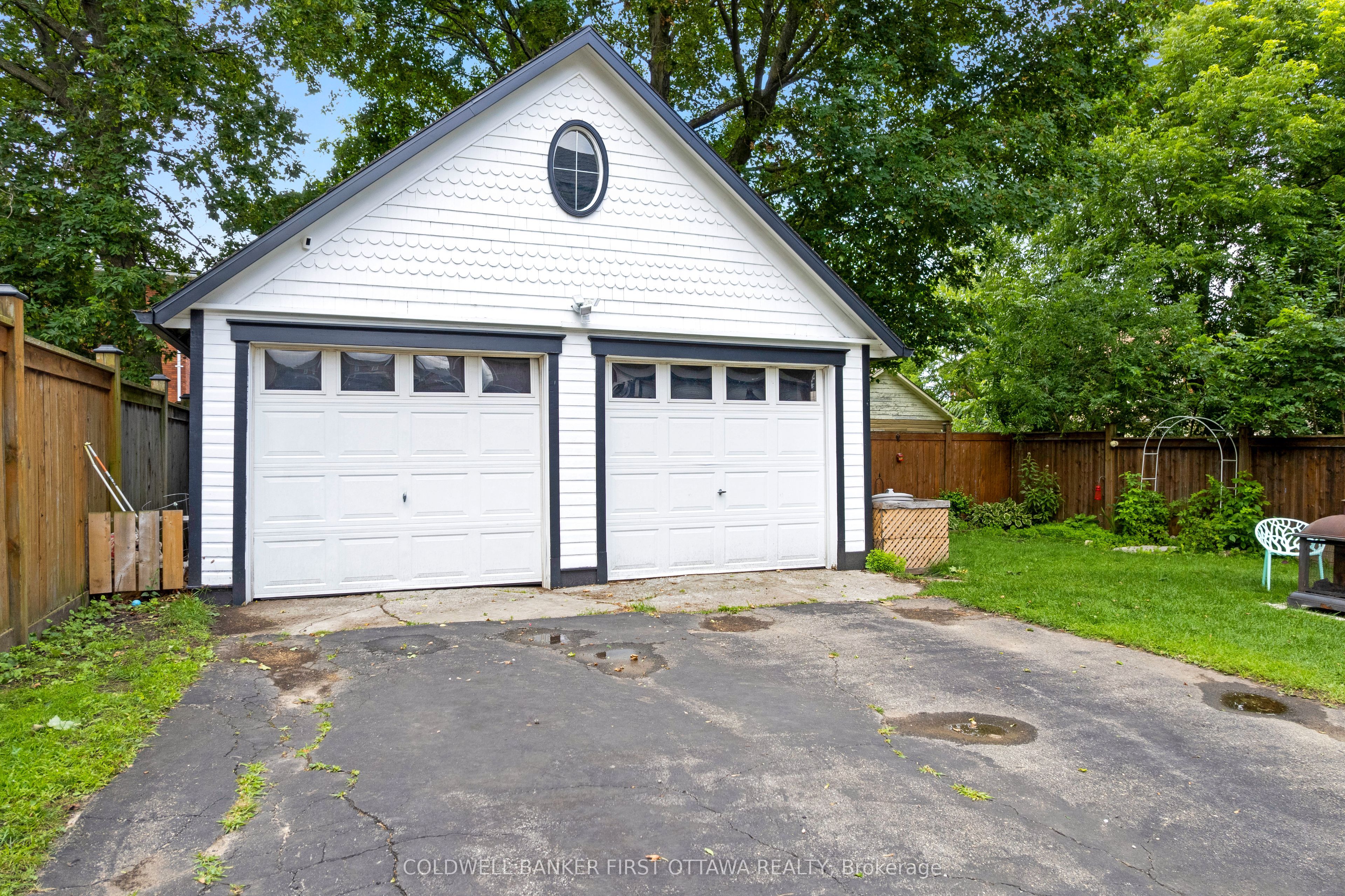 20 McEwen Avenue, Smiths Falls, ON K7A 2K4 photo 3