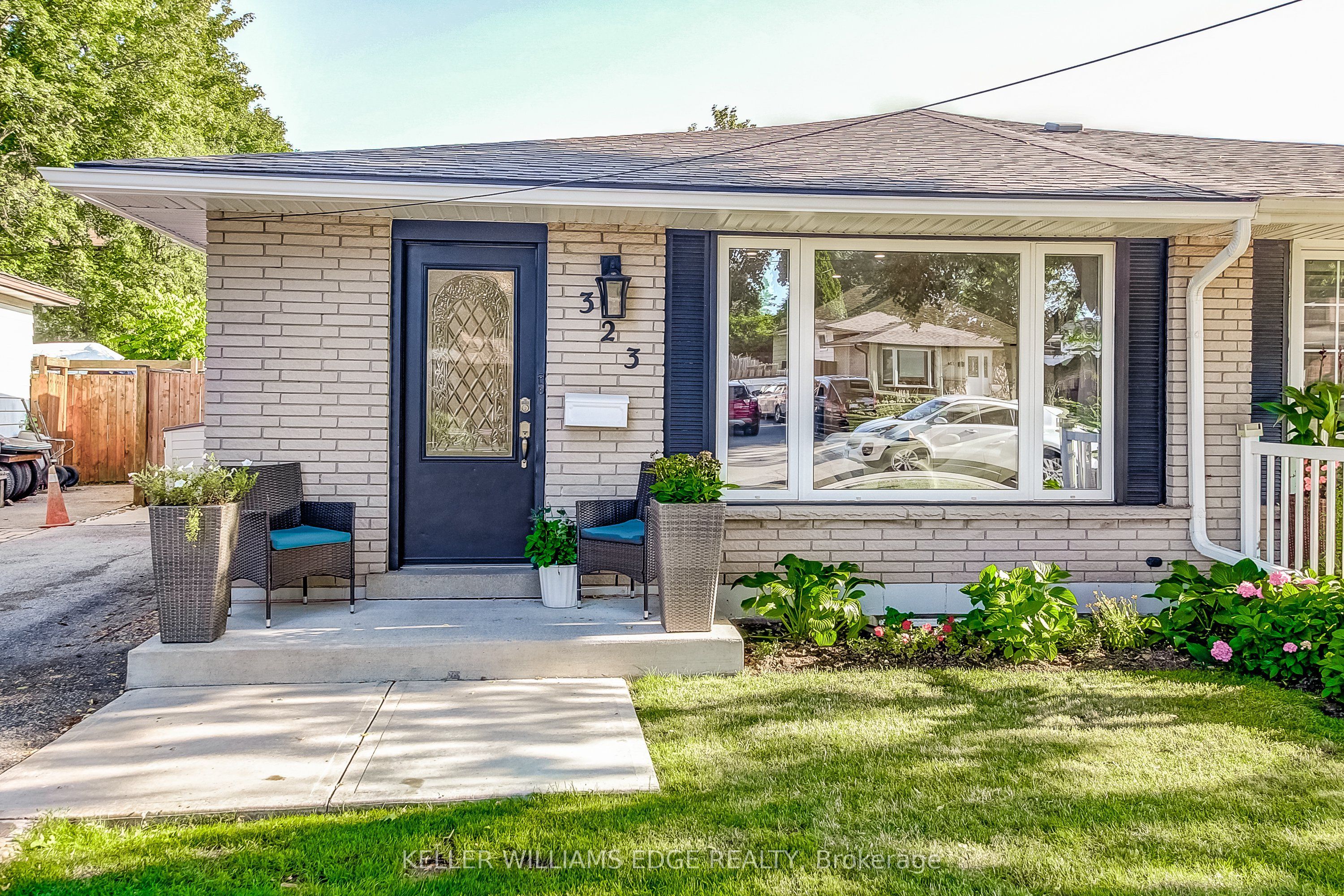 323 Cranbrook Drive, Hamilton, ON L9C 4T4
