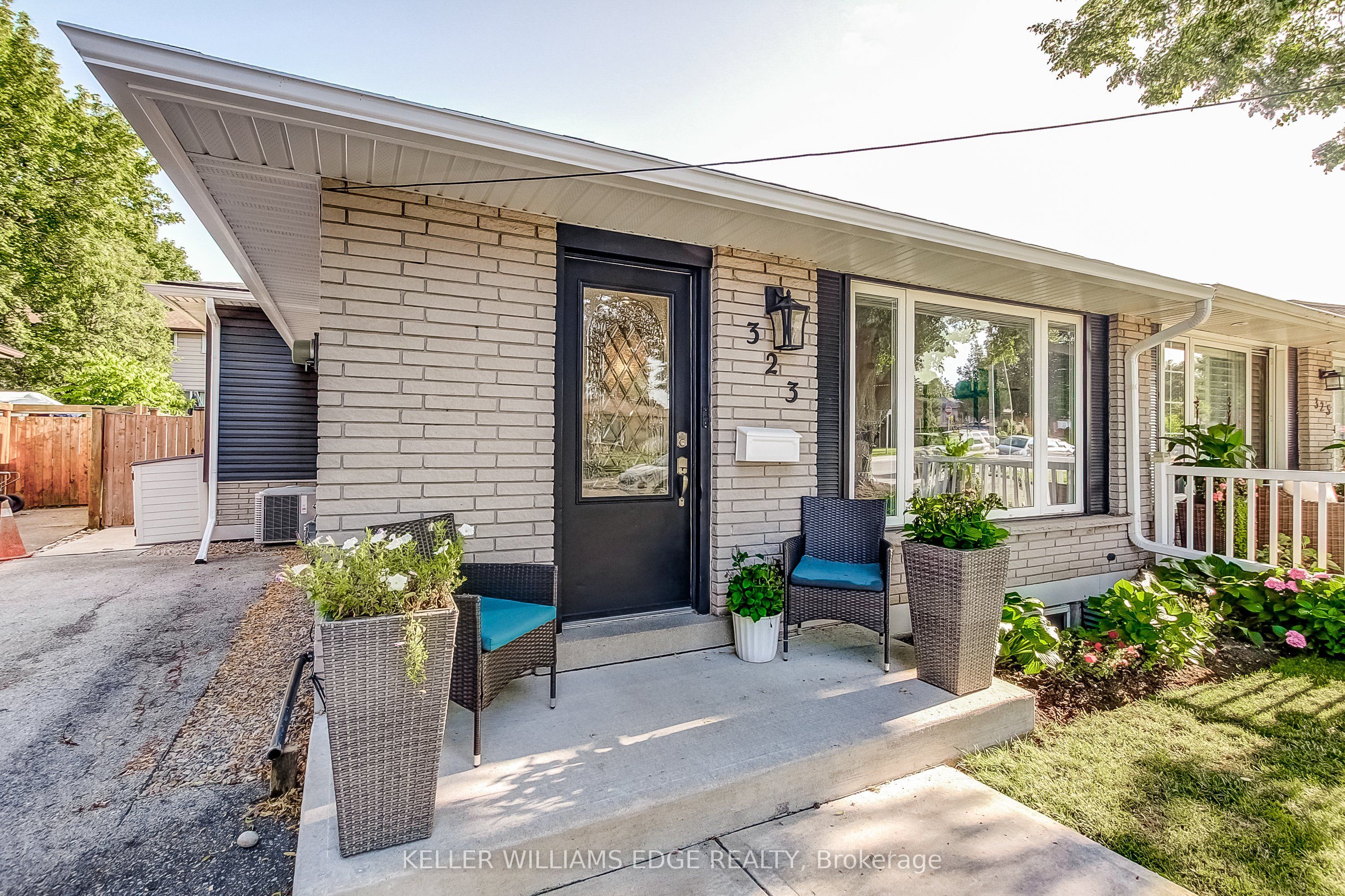 323 Cranbrook Drive, Hamilton, ON L9C 4T4 photo 2