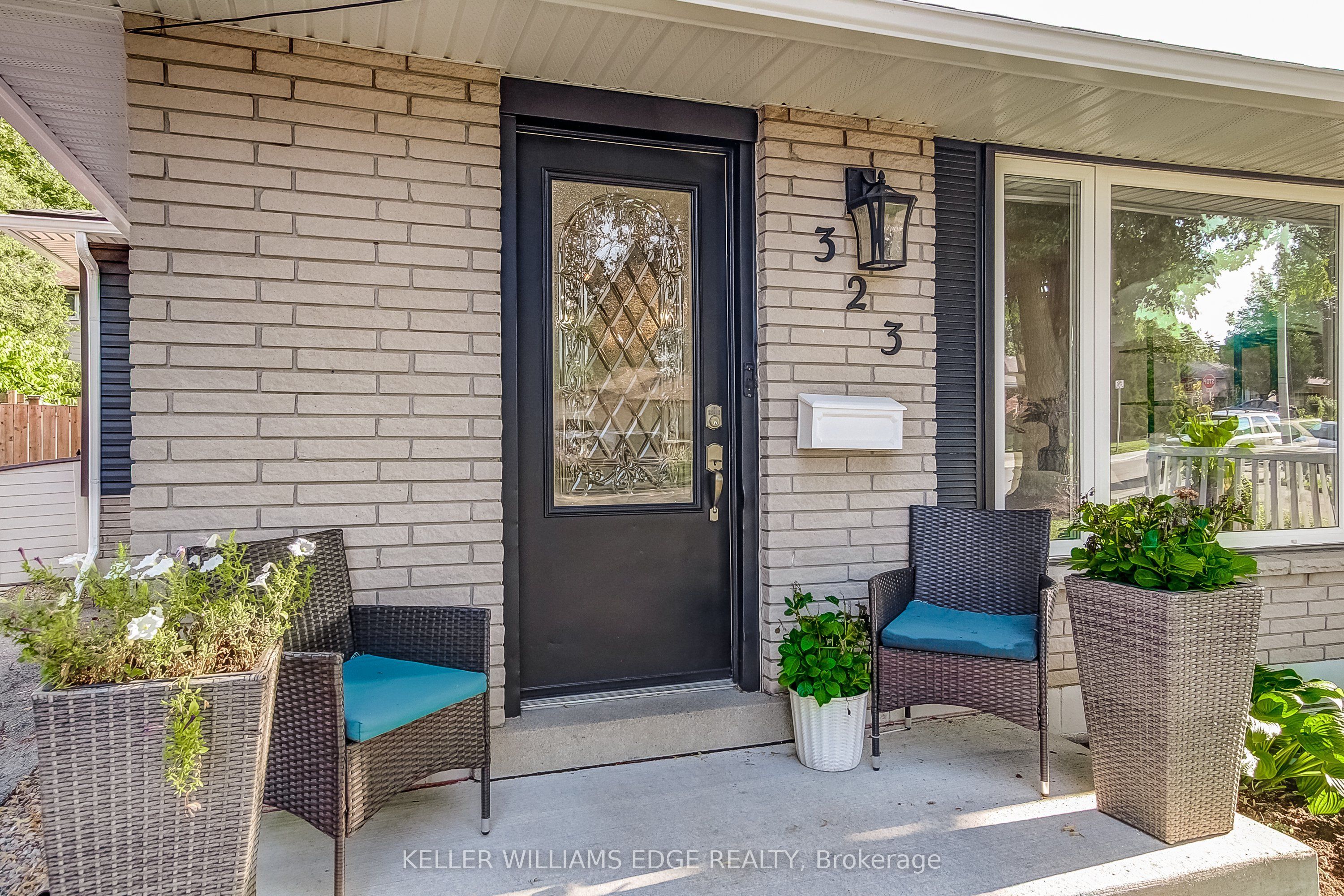 323 Cranbrook Drive, Hamilton, ON L9C 4T4 photo 3