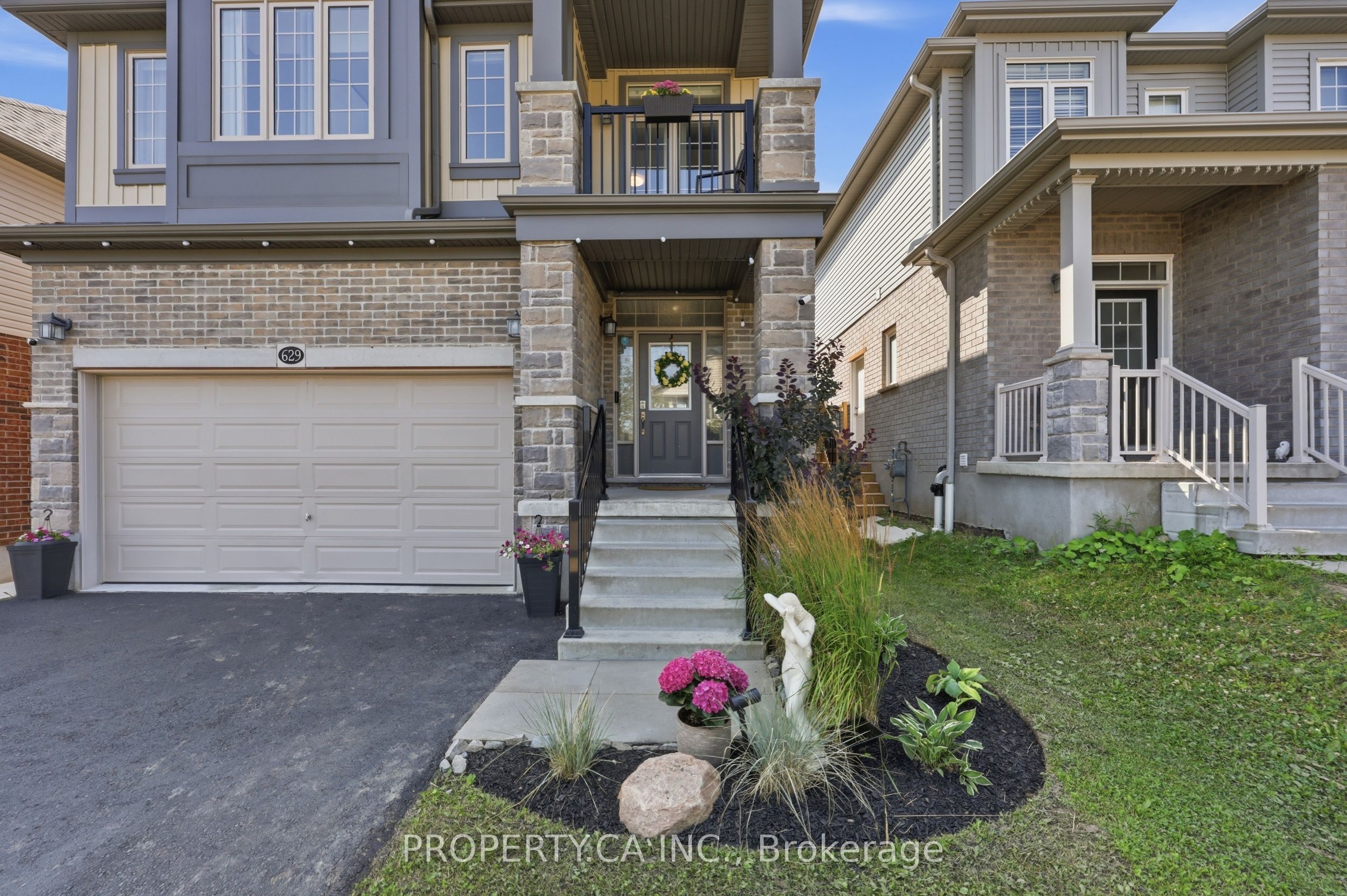 629 Wild Rye Street W, Waterloo, ON N2V 0E3 photo 2