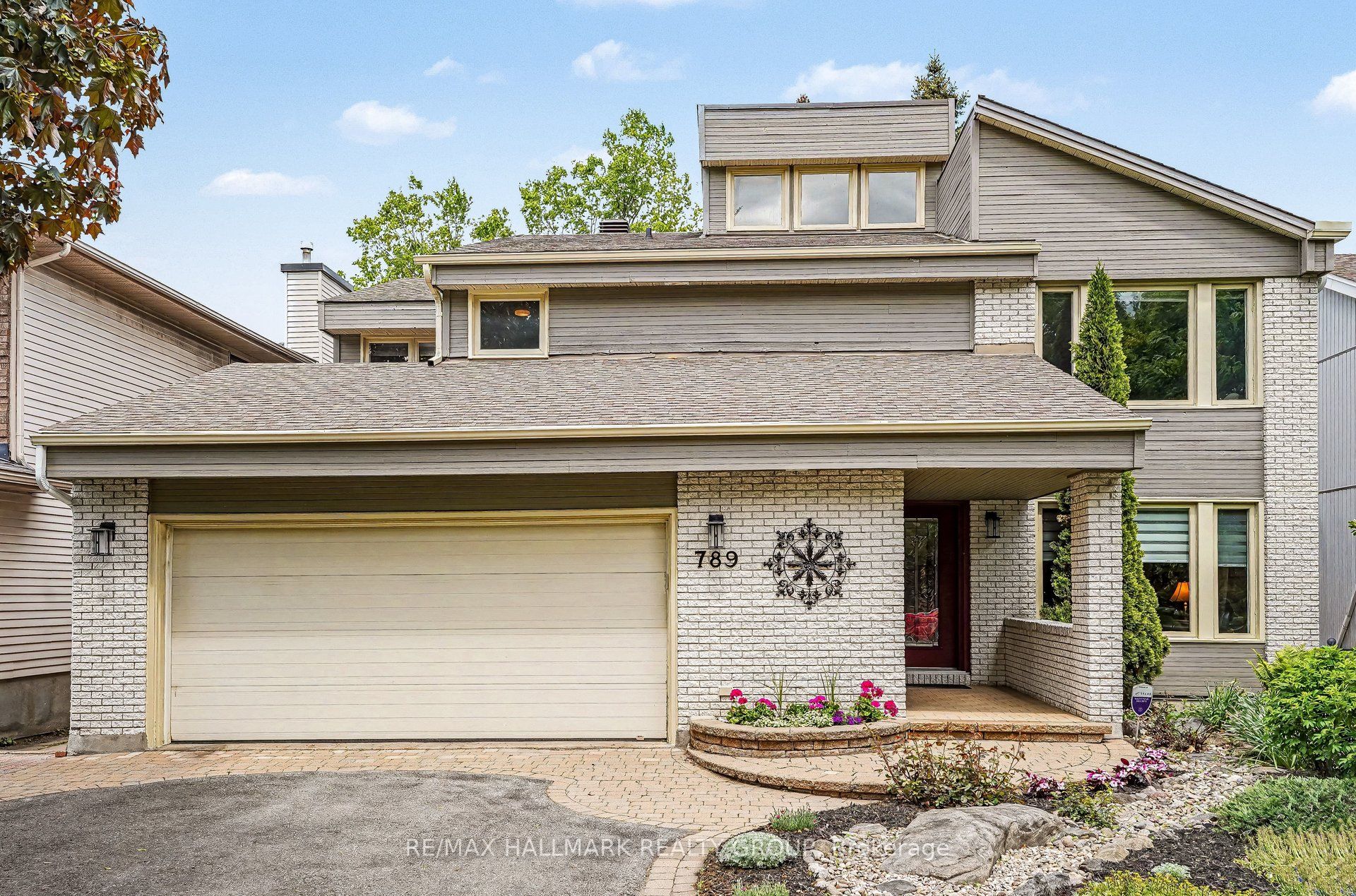 789 Mooneys Bay Place, Billings Bridge - Riverside Park and Area, ON K1V 9X1