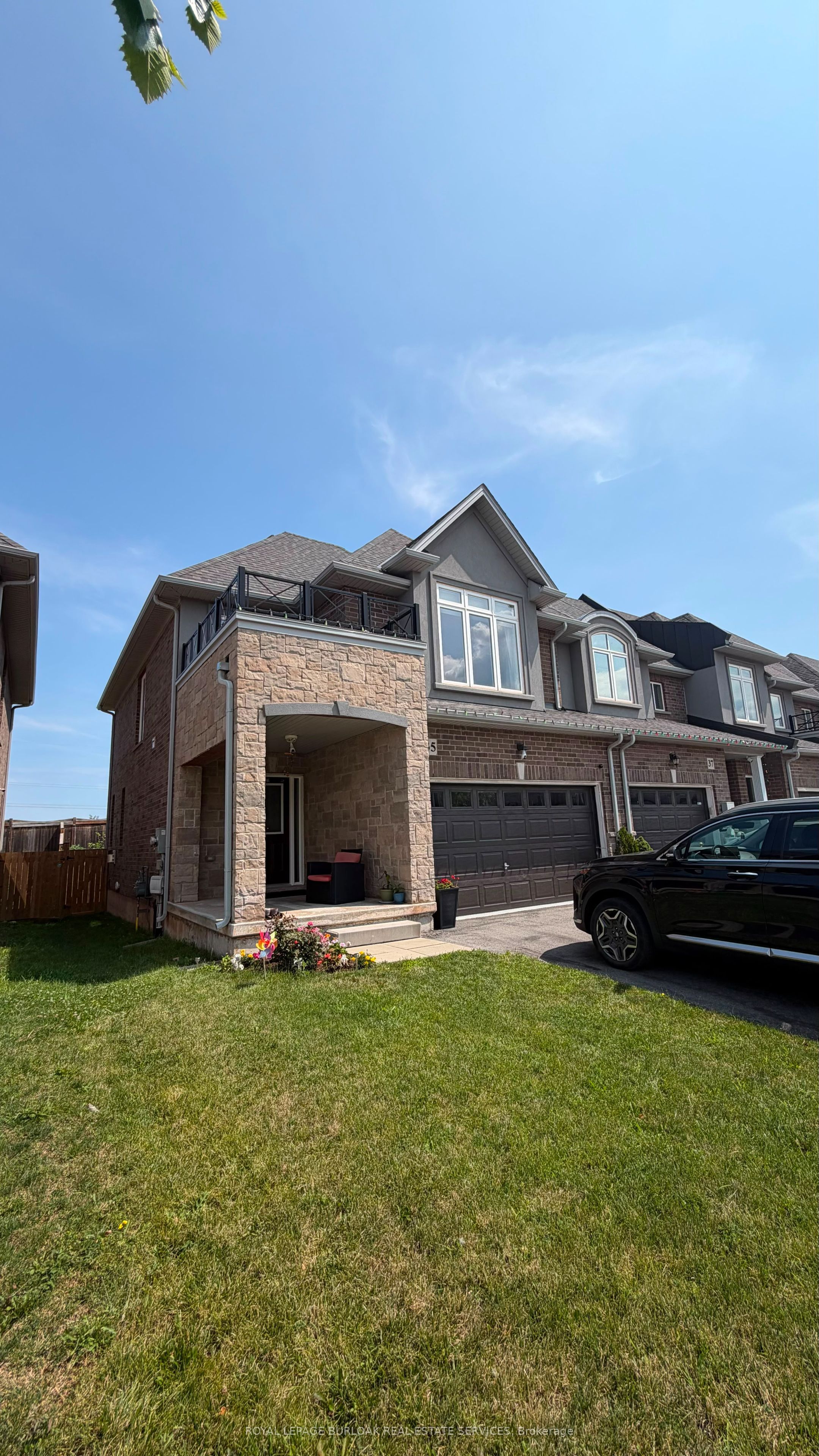 35 Pinot Crescent, Hamilton, ON L8E 0J8