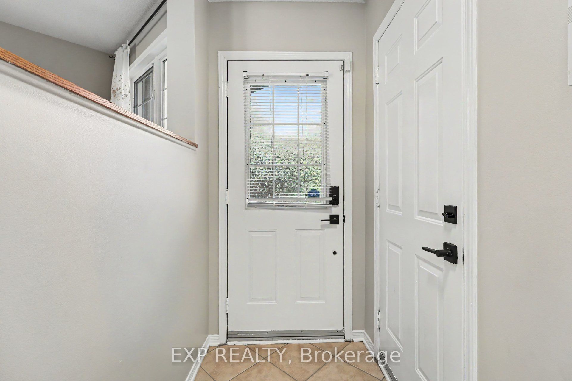 203 Duntroon Circle, Hunt Club - South Keys and Area, ON K1T 4C9 photo 5