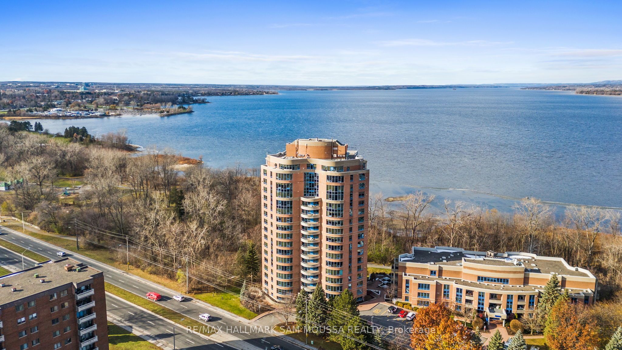 3105 Carling Avenue 504, Crystal Bay - Rocky Point - Bayshore, ON K2H 5A6 photo 2