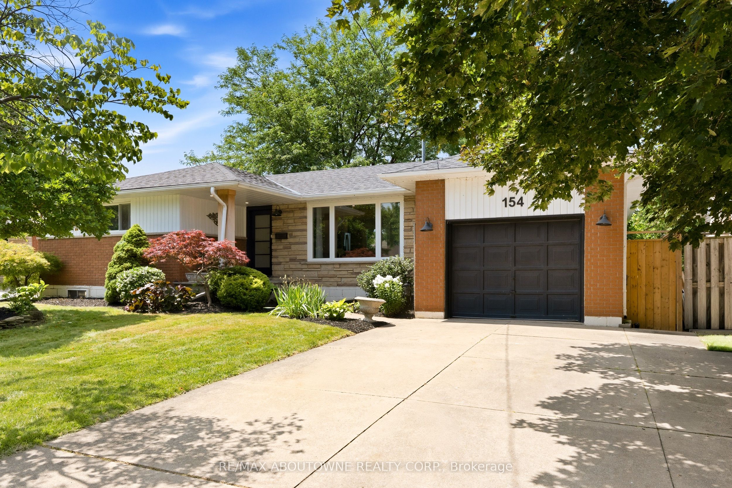 154 Lakeside Drive, Grimsby, ON L3M 2L5