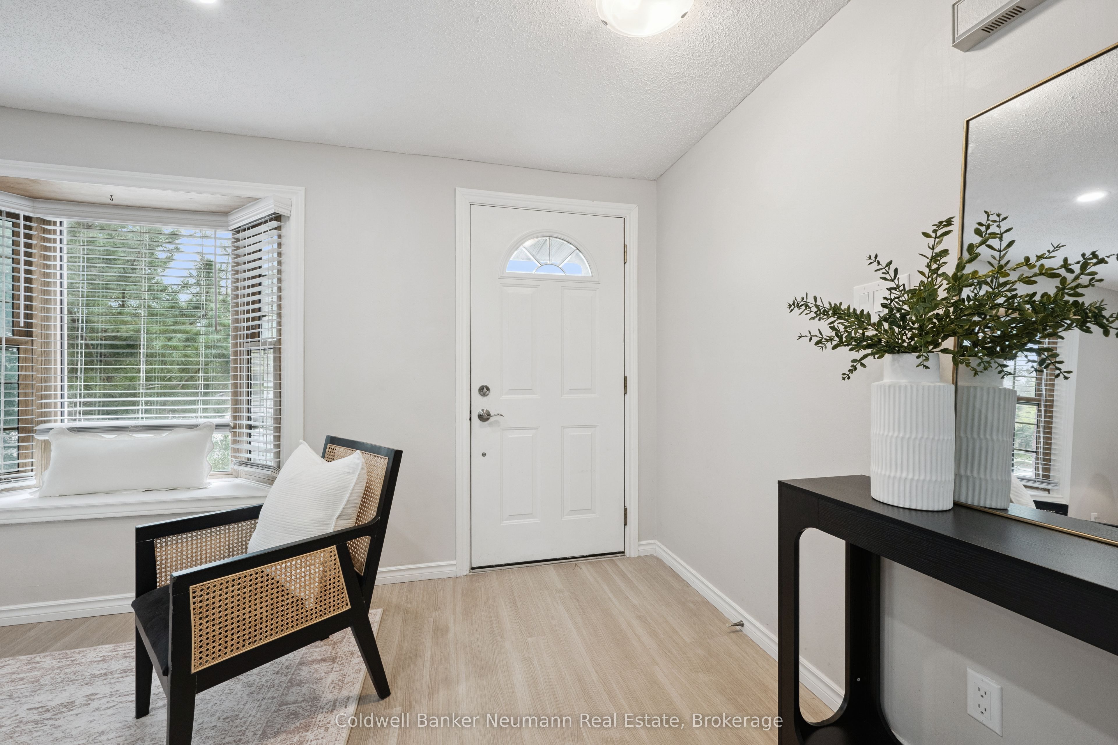 364 Imperial Road S, Guelph, ON N1K 1L4 photo 5