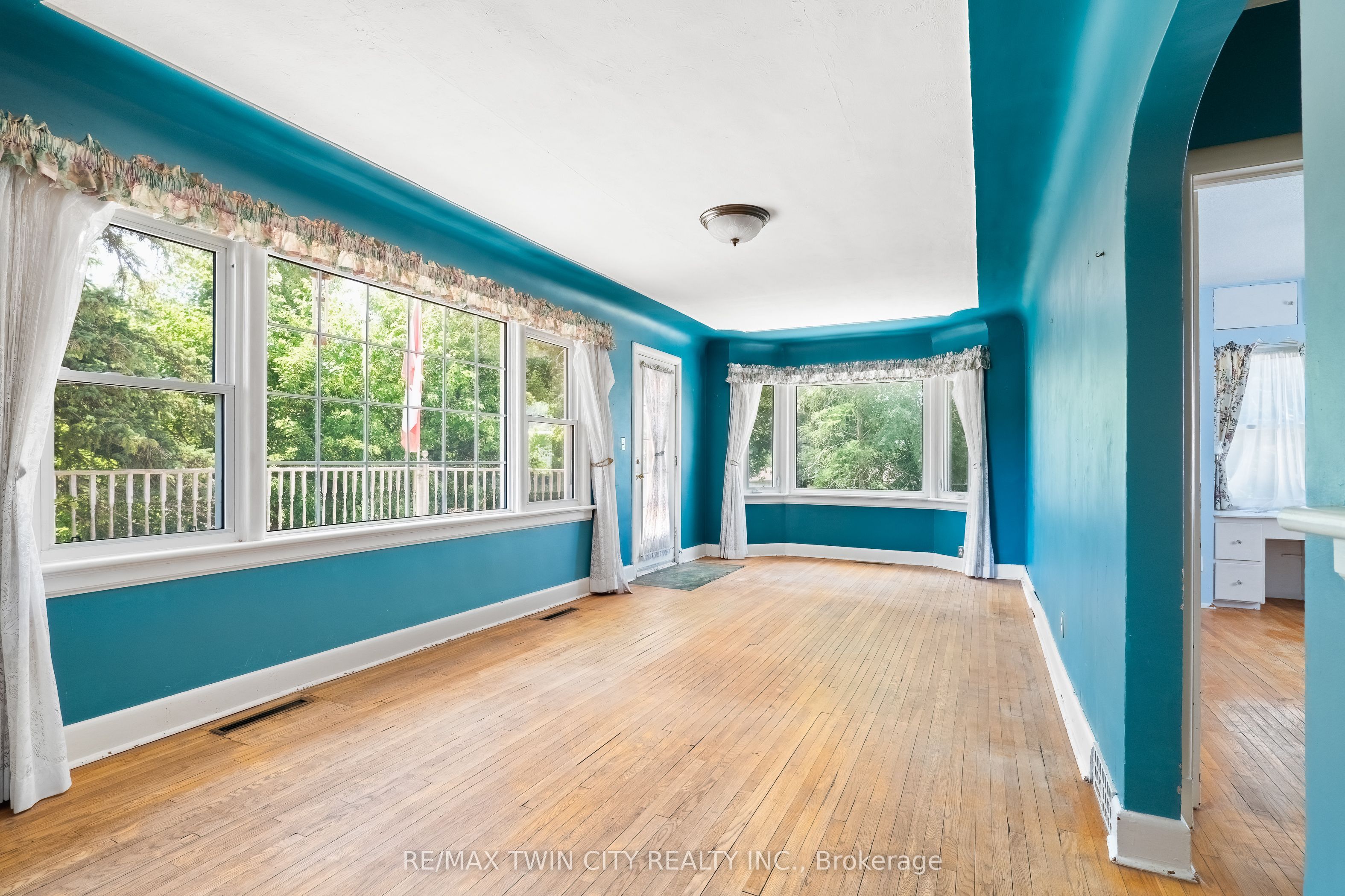 273 Thaler Avenue, Kitchener, ON N2A 1R7 photo 4