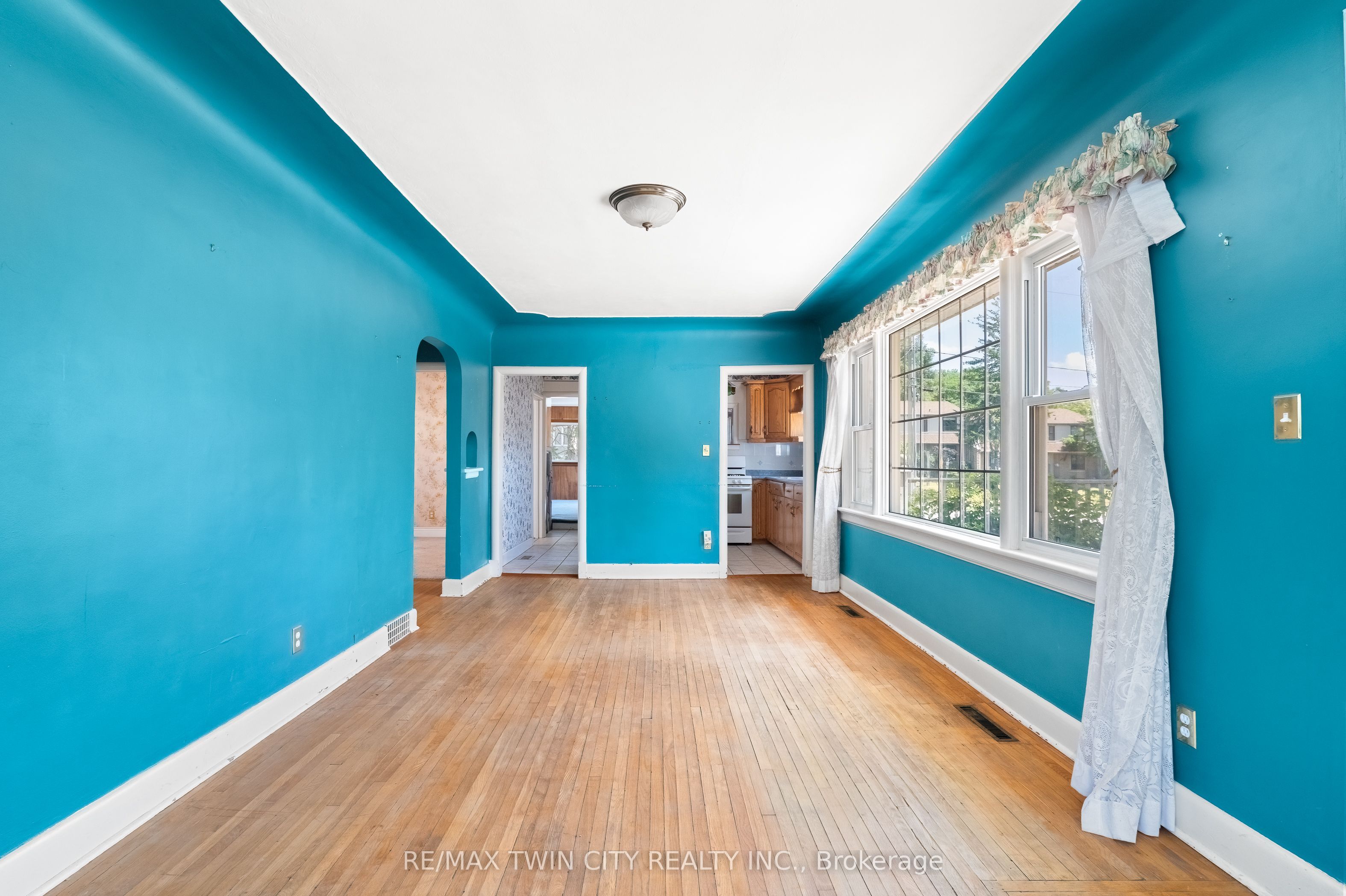 273 Thaler Avenue, Kitchener, ON N2A 1R7 photo 5