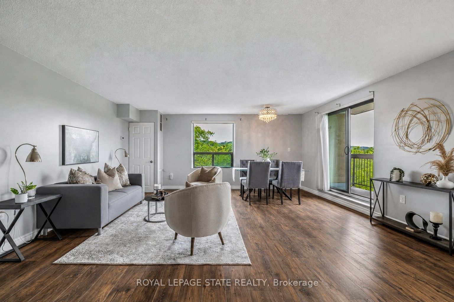 966 Queenston Road 605, Hamilton, ON L8G 1B7 photo 2