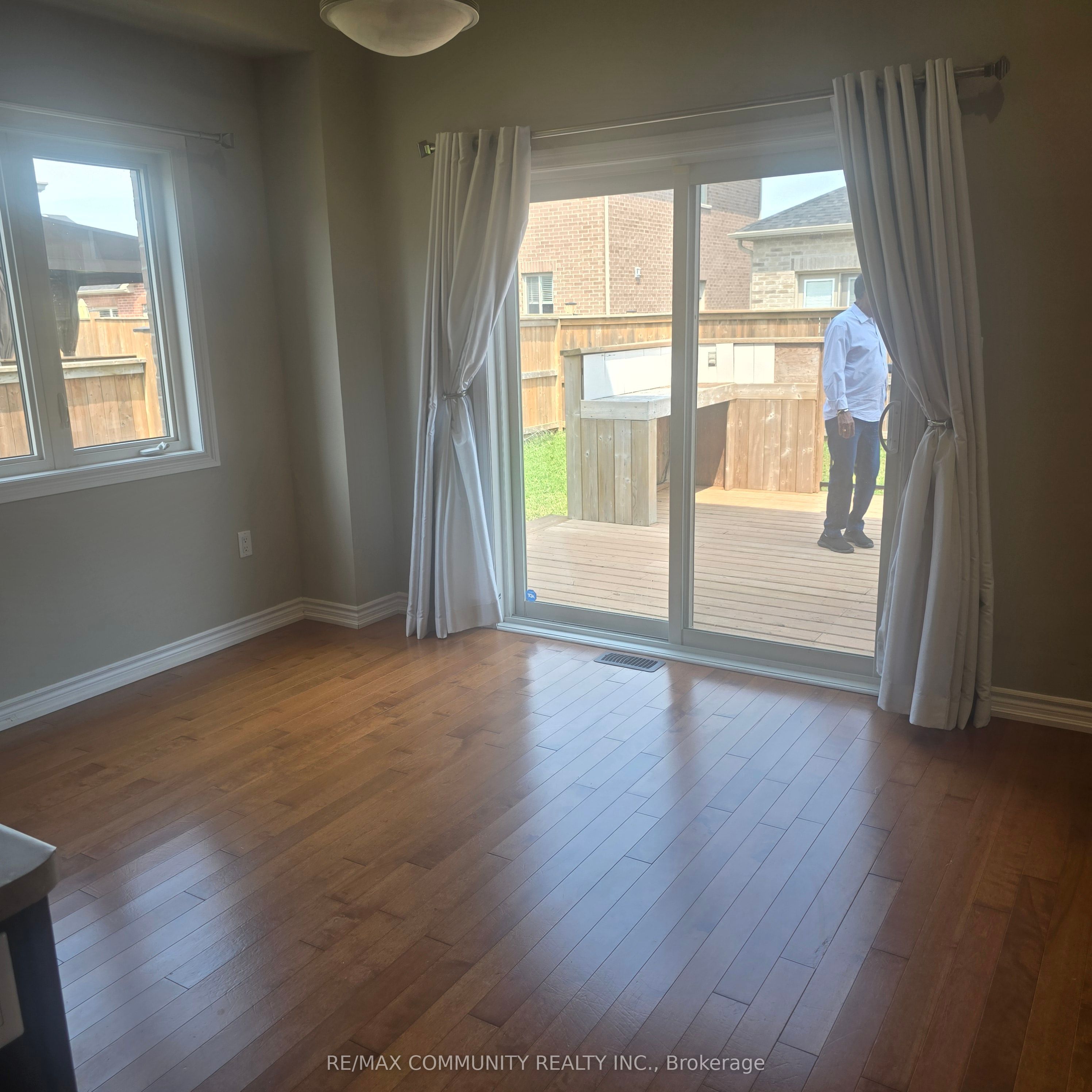 134 Springdale Drive, Kawartha Lakes, ON K9V 0N1 photo 5