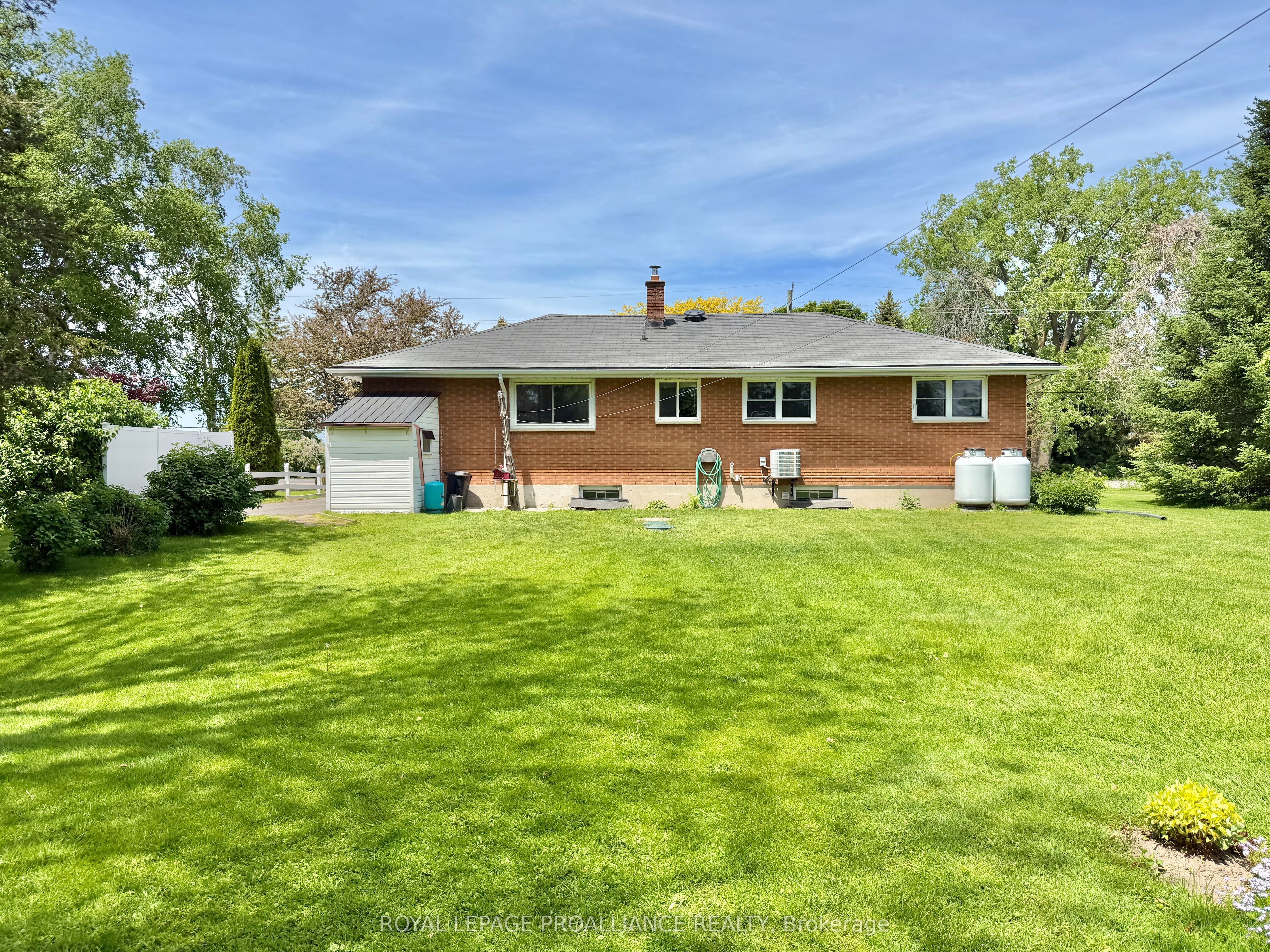 471 County Road 3 Road, Prince Edward County, ON K8N 4Z1 photo 2