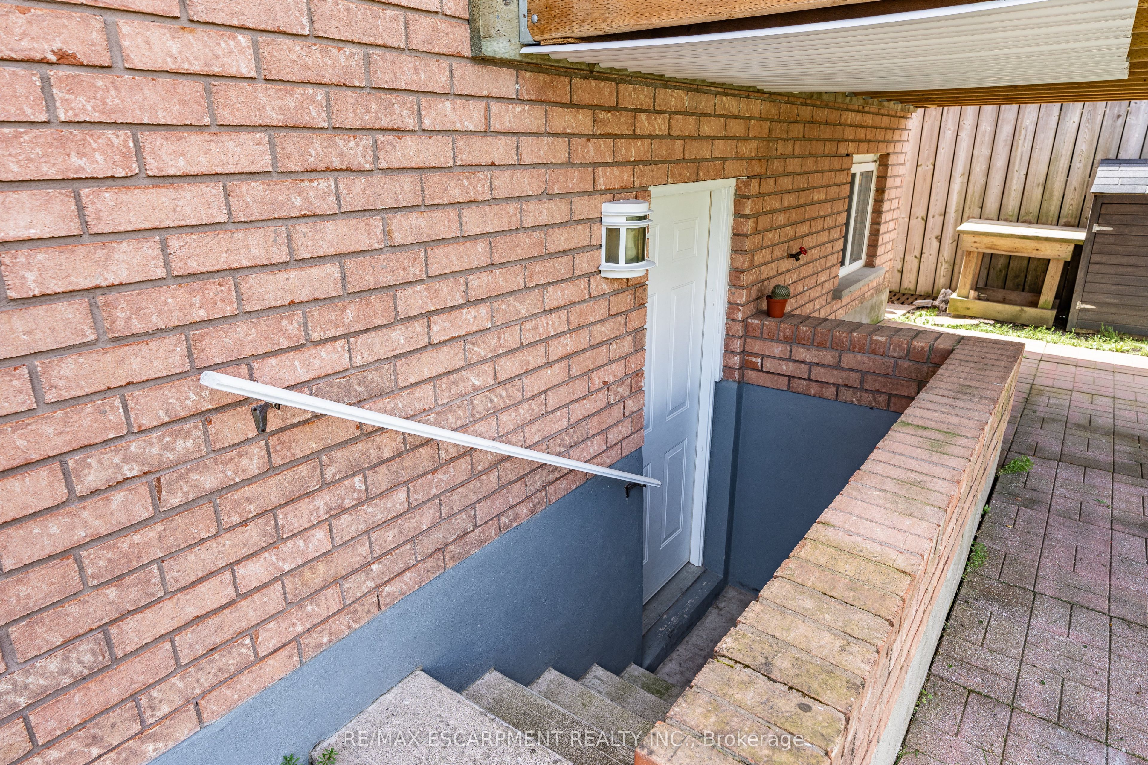 7669 Alpine Drive #Lower, Niagara Falls, ON L2H 3B7 photo 4