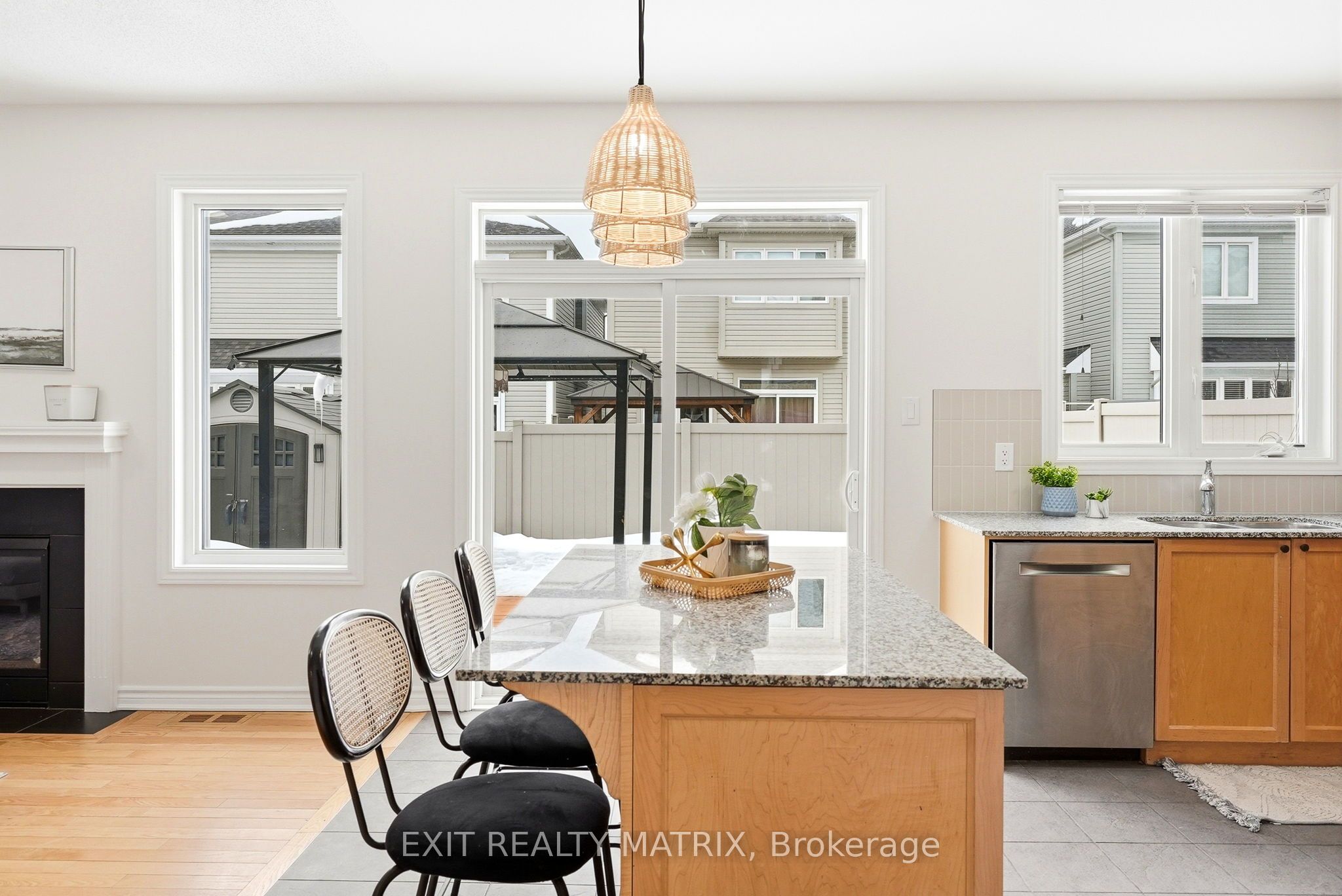 194 Flowing Creek Circle, Kanata, ON K2M 2R7 photo 4