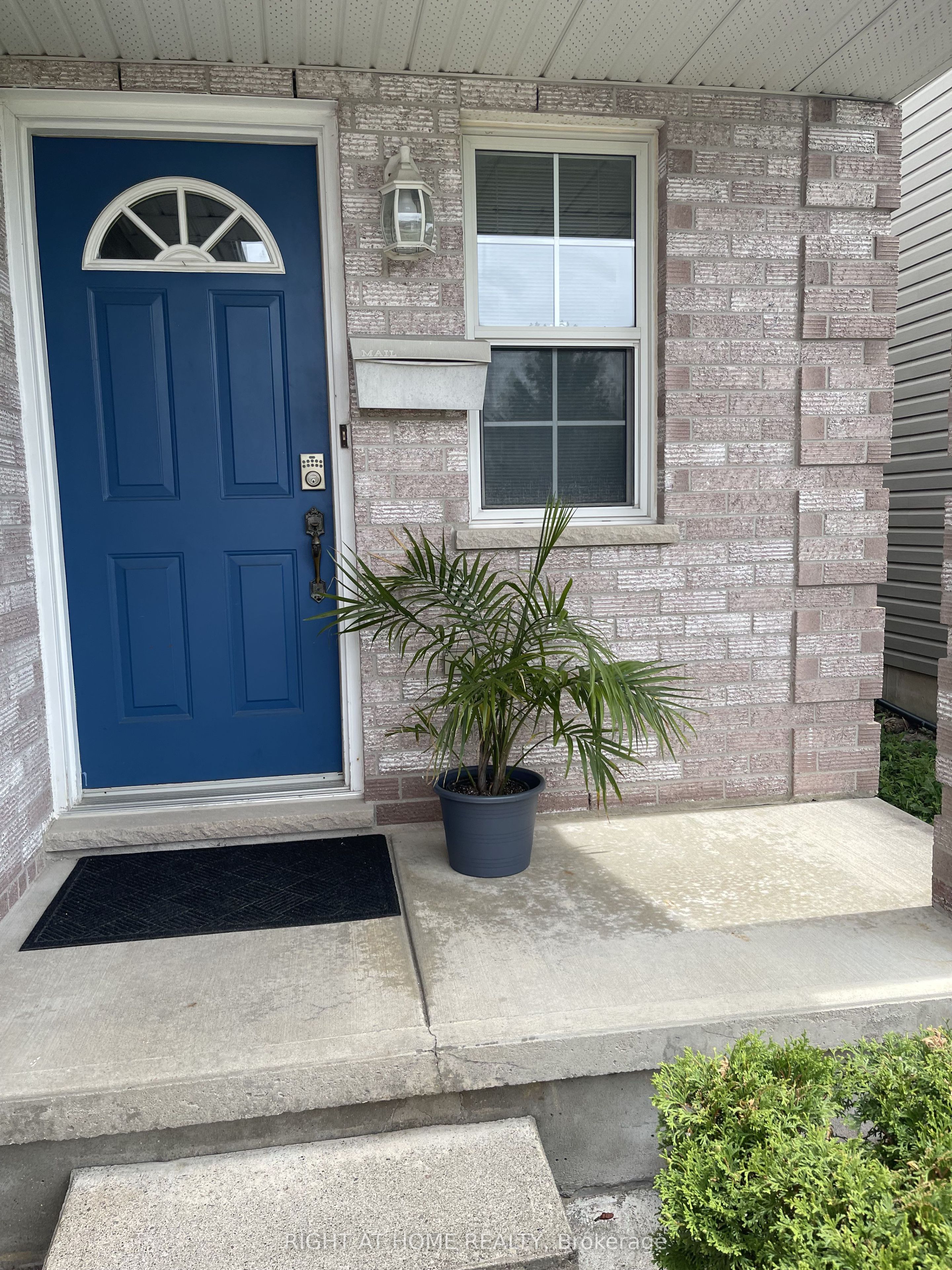 33 Phair Crescent Room 1, London South, ON N5Z 5B5 photo 3