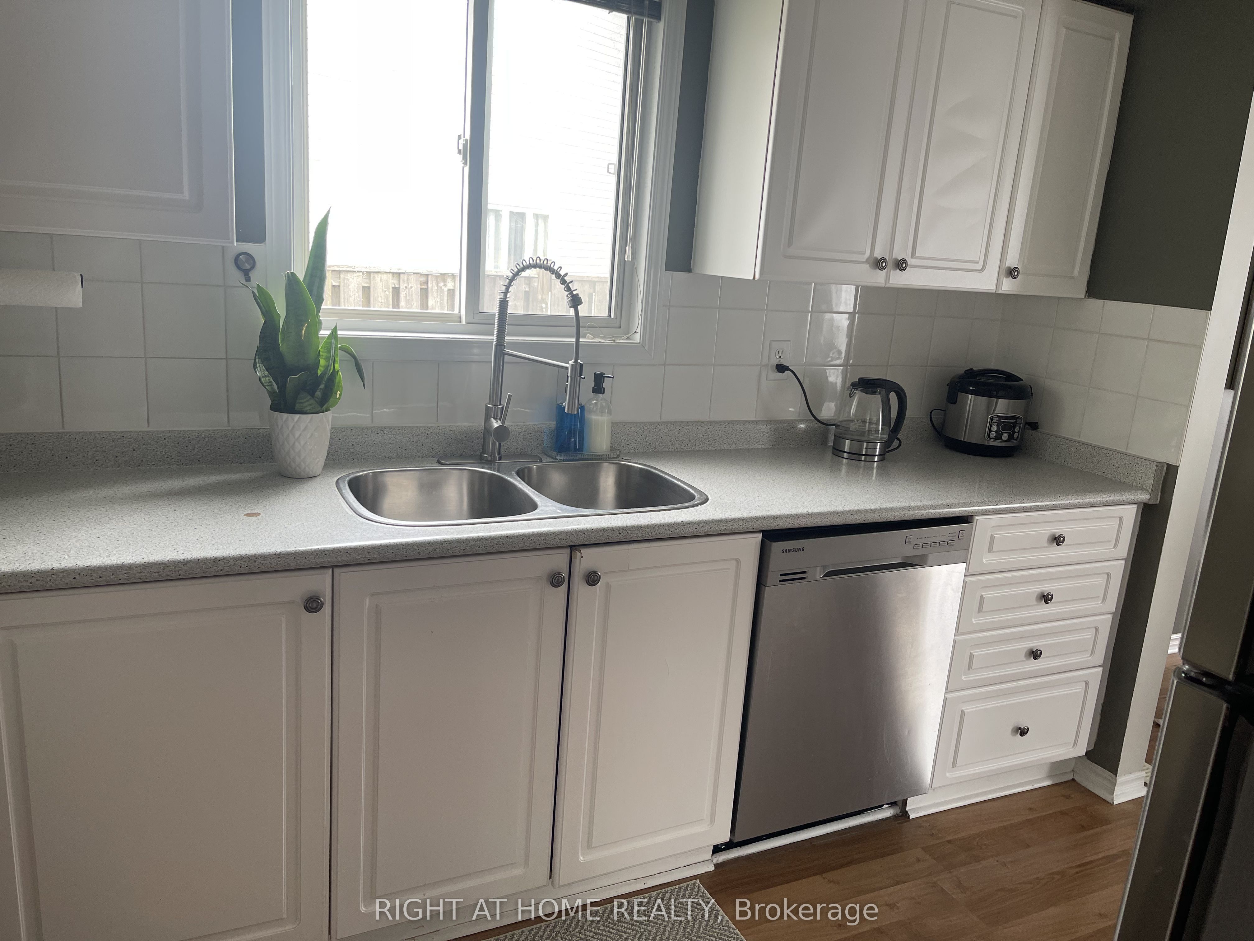 33 Phair Crescent Room 1, London South, ON N5Z 5B5 photo 5