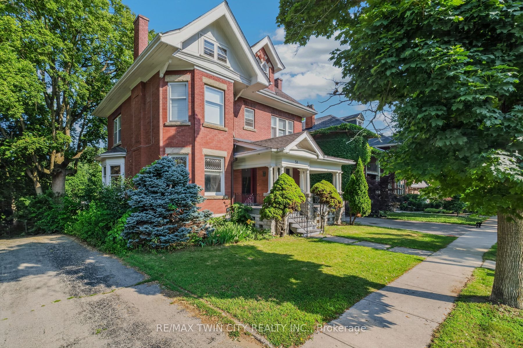 58 Lorne Crescent, Brantford, ON N3T 4L7 photo 2