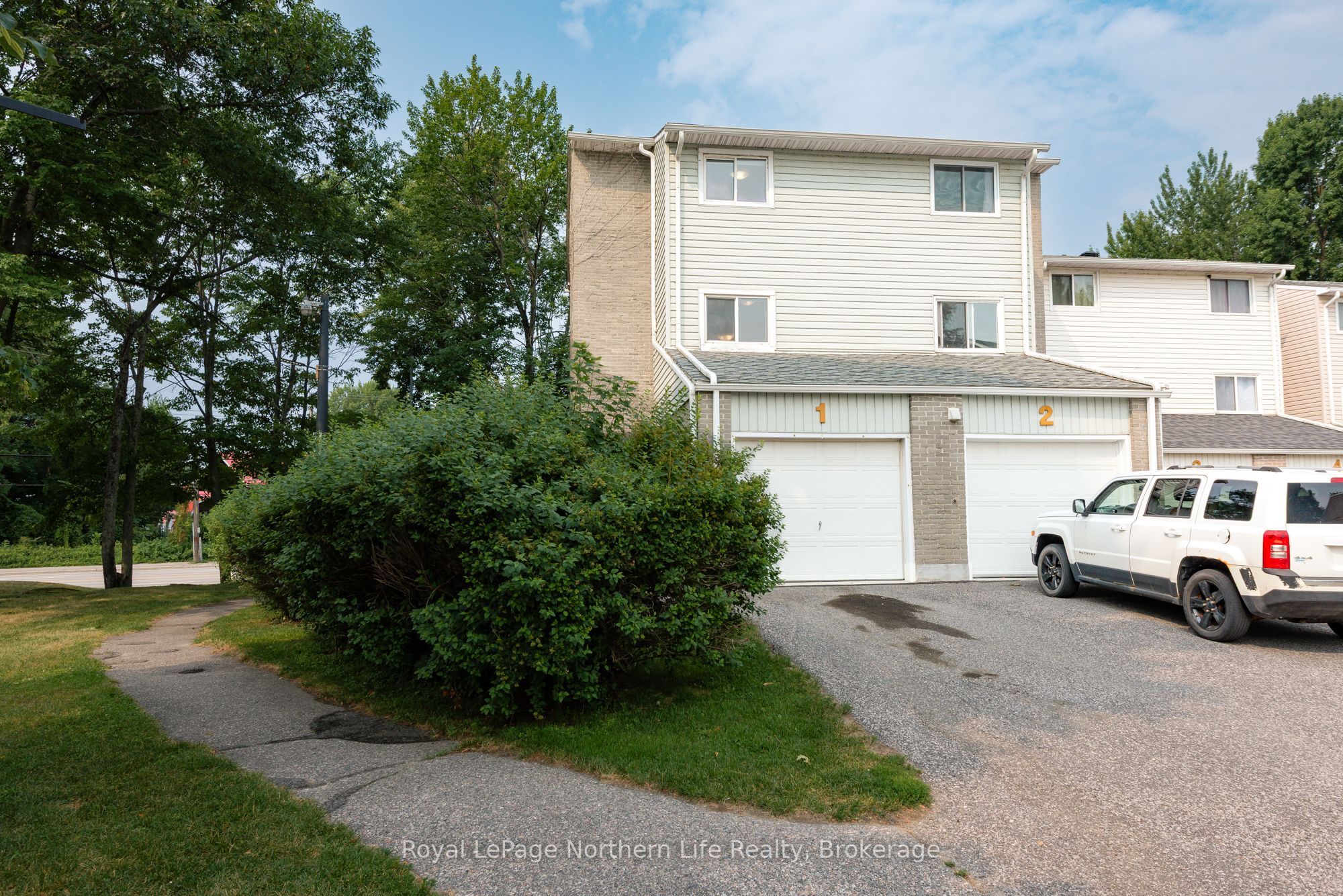 644 Lakeshore Drive 1, North Bay, ON P1A 3N6 photo 2