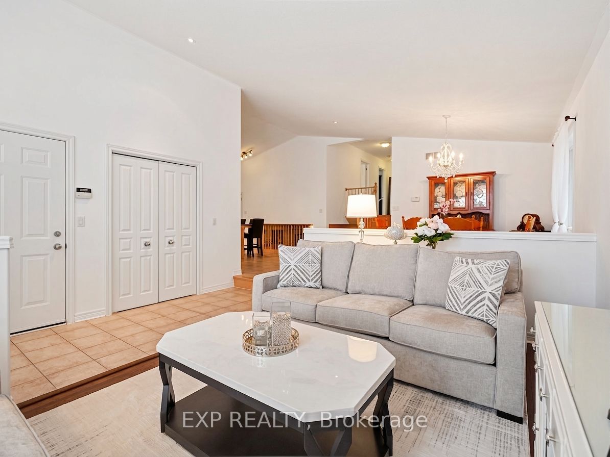 7090 Julie Drive, Niagara Falls, ON L2H 3L4 photo 5