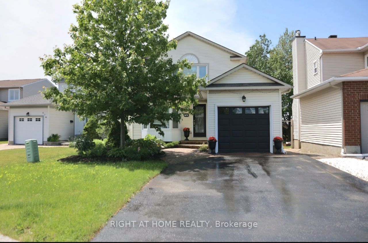 672 Farmbrook Crescent, Orleans - Cumberland and Area, ON K4A 2L1